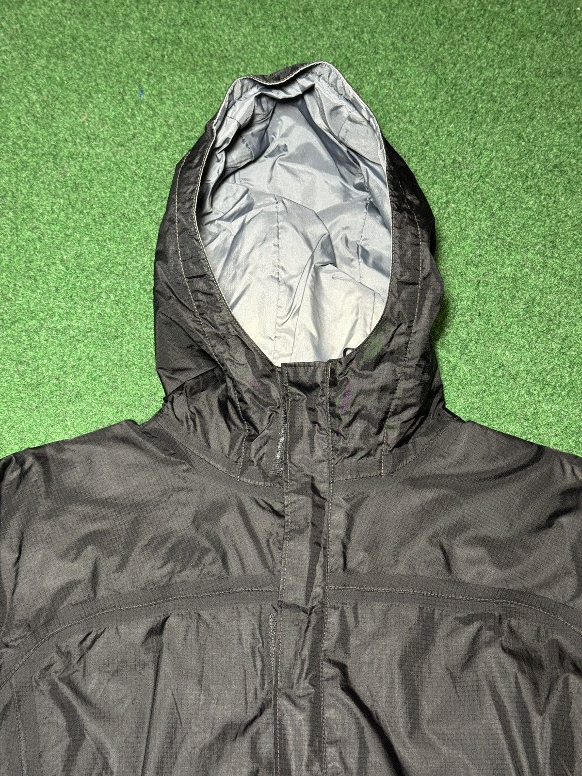 Nike ACG Nike ACG Vintage Y2K Black Full Zip Windbreaker Jacket Size US M / EU 48-50 / 2 - 2 Thumbnail