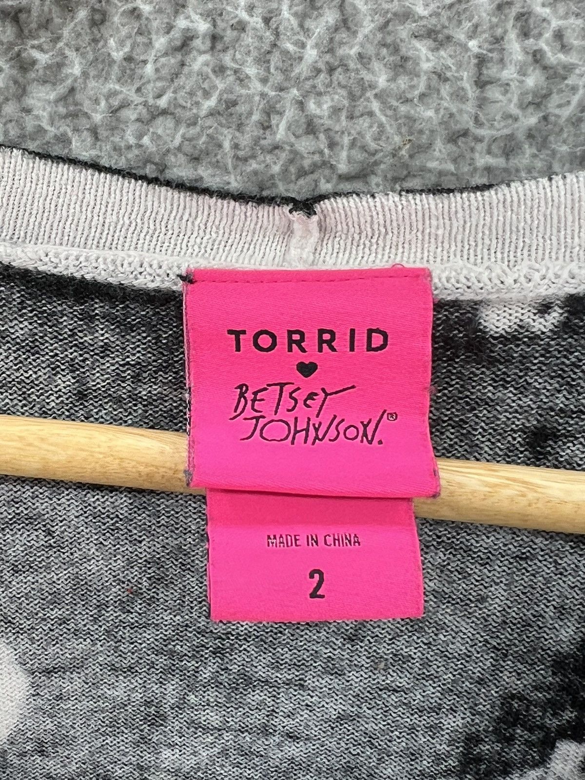 Betsey Johnson × Torrid Torrid Betsey Johnson Skull Boyfriend Black Cardigan Size 2 Size XXL / US 16-18 / IT 52-54 - 3 Thumbnail