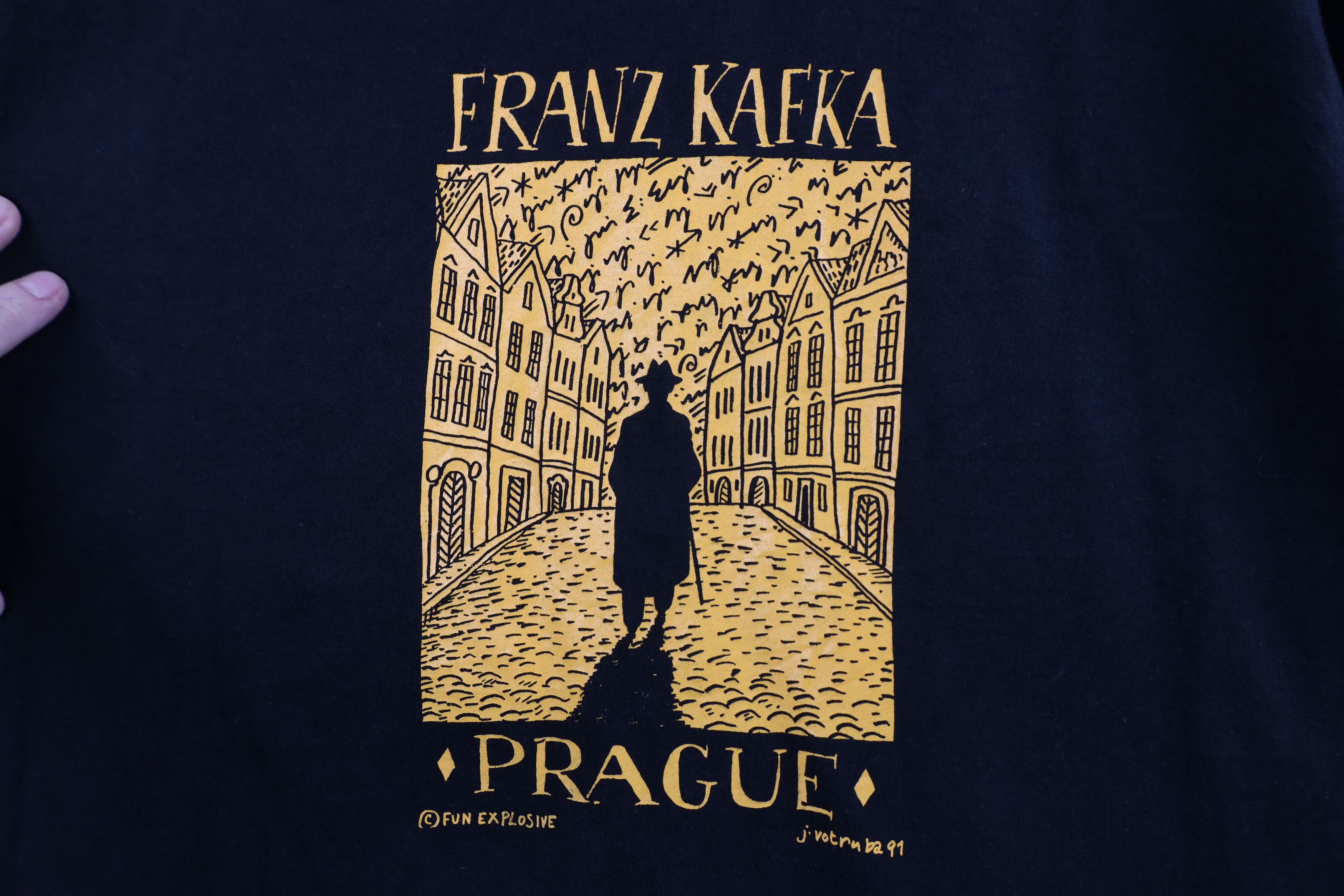 Vintage Vintage 90s Spell Prague Author Franz Kafka T-Shirt Black Size US S / EU 44-46 / 1 - 4 Thumbnail