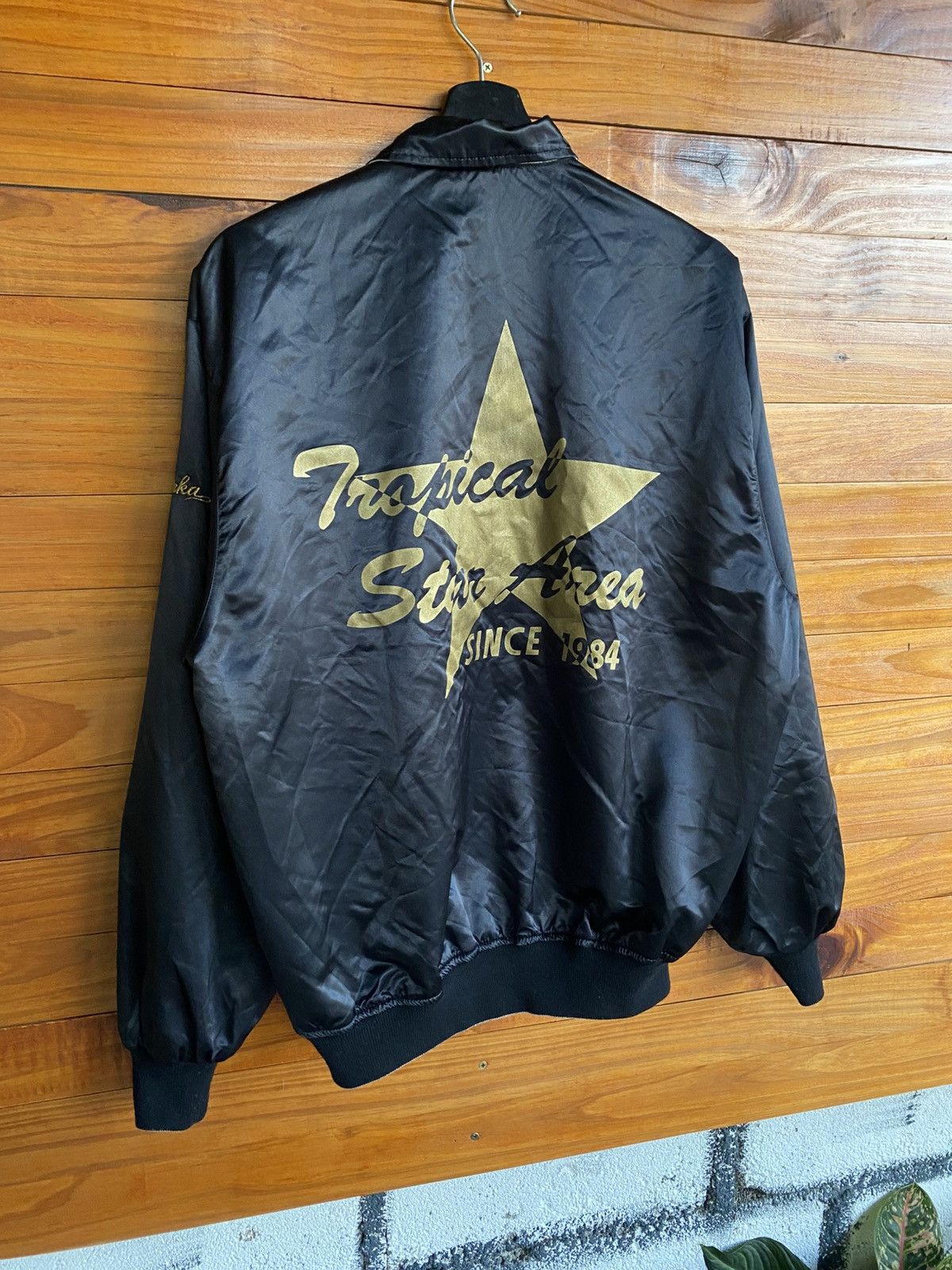 Alberto Adiberto University Club “Trosta Tropical Star Area 1984” Size US XL / EU 56 / 4 - 12 Thumbnail