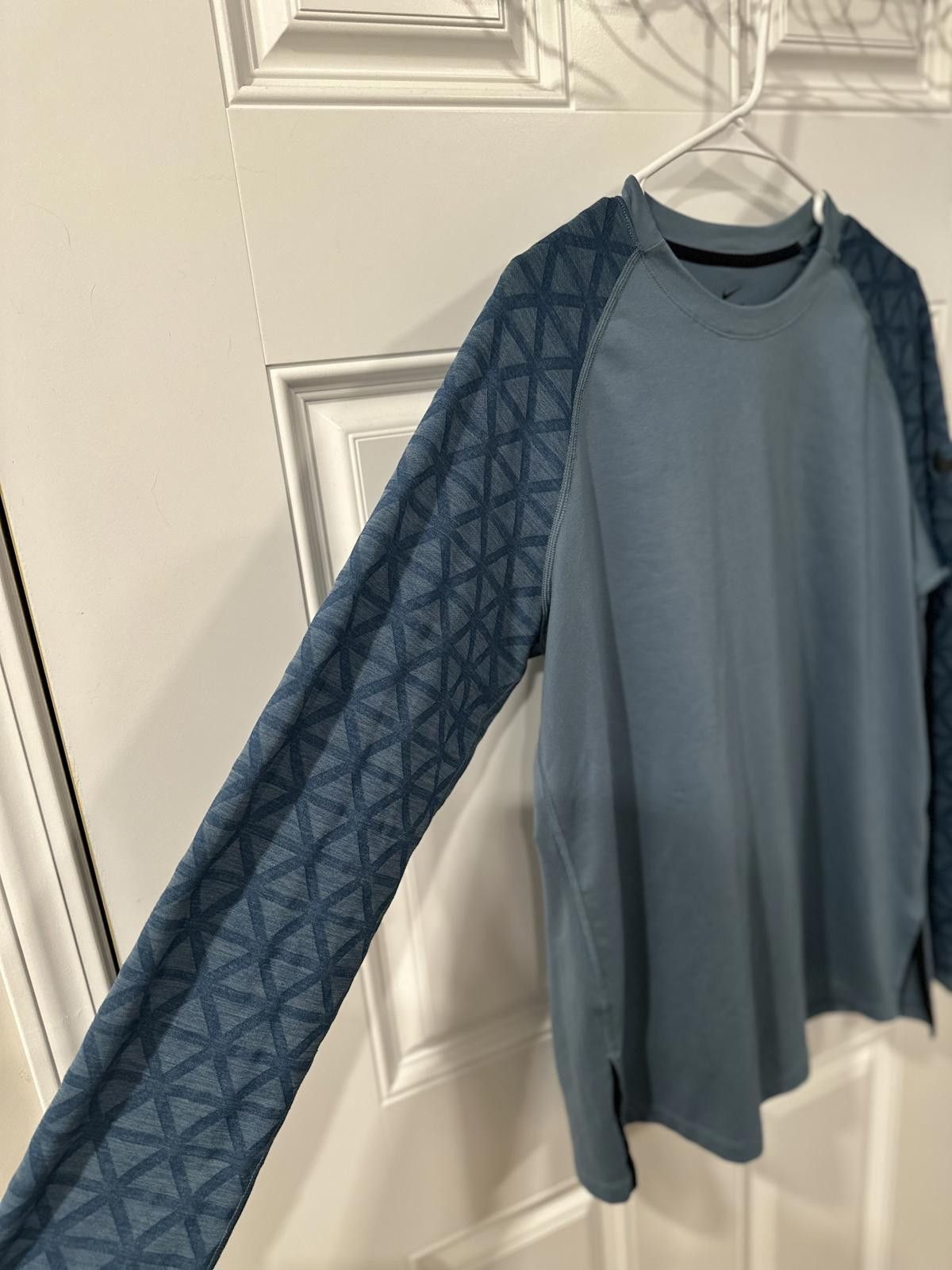 Designer Nike Pro Base Layer Long Sleeve Mens Large Dri-fit Thumbhole Size US L / EU 52-54 / 3 - 2 Thumbnail