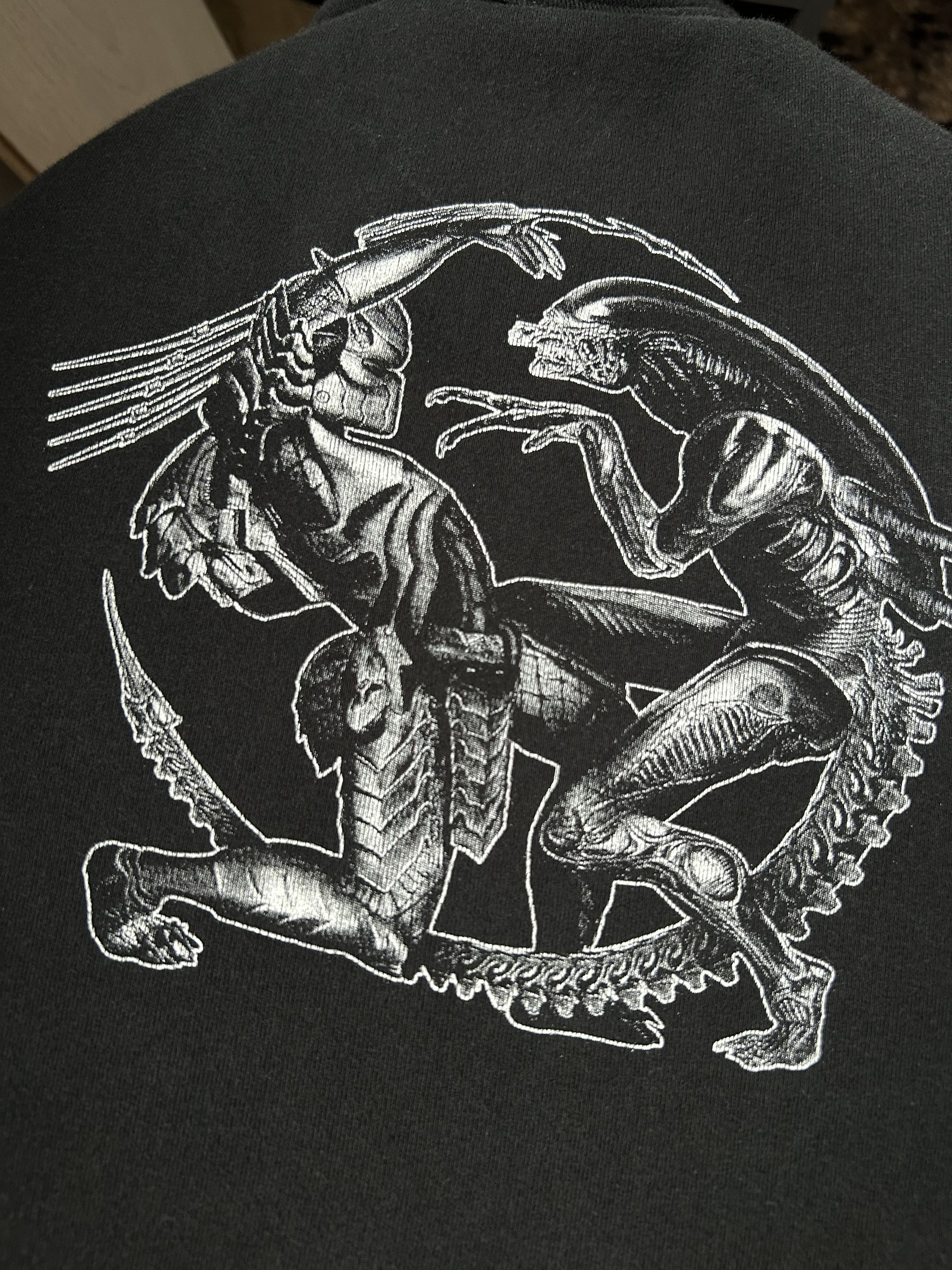 Vintage Vintage 2005 Alien vs Predator Movie Long Sleeve Shirt Size US M / EU 48-50 / 2 - 15 Thumbnail