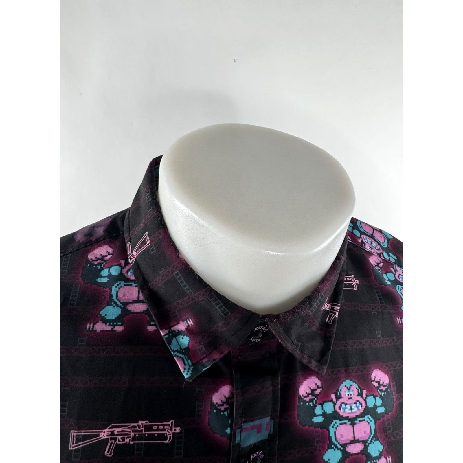 Vintage RETRO RIFLE Donkey Kong Arcade 4 Mens XL Shirt Retro Black Short Sleeve Button-Up Vintage? Size US XL / EU 56 / 4 - 2 Thumbnail