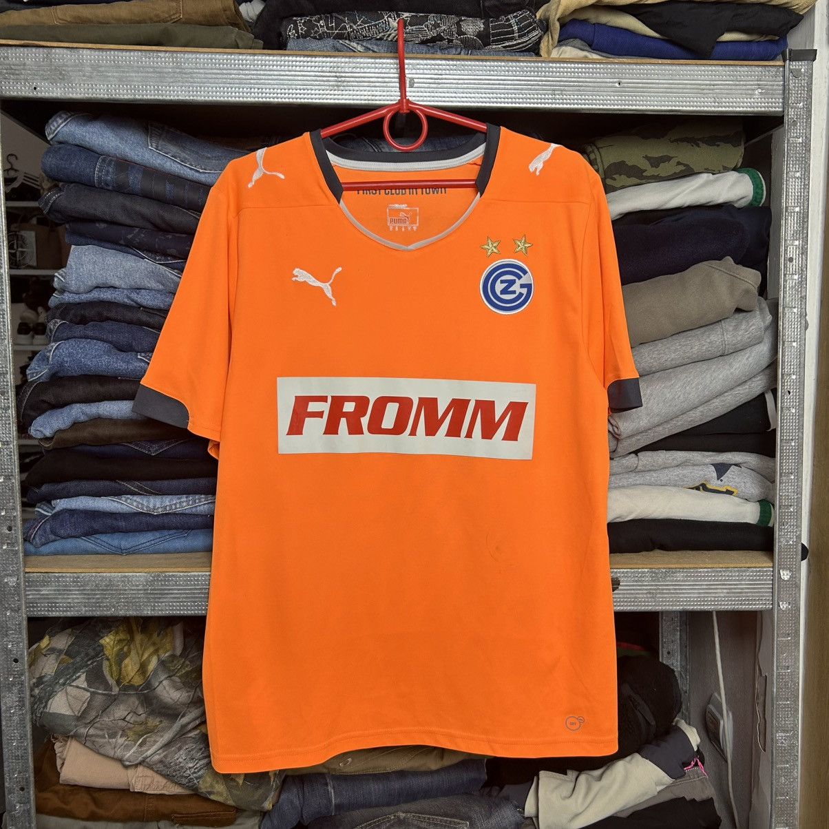 Puma Mens Puma Graphosser Zurich 2014 home soccer jersey size M Size US M / EU 48-50 / 2 - 1 Thumbnail