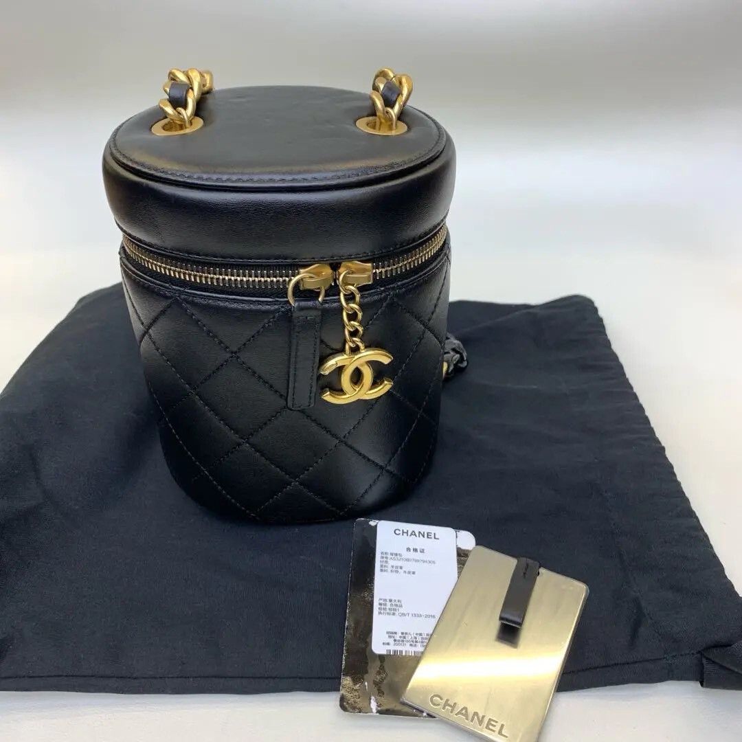 Chanel Pre-loved Bag Very good condition Size ONE SIZE - 1 Thumbnail
