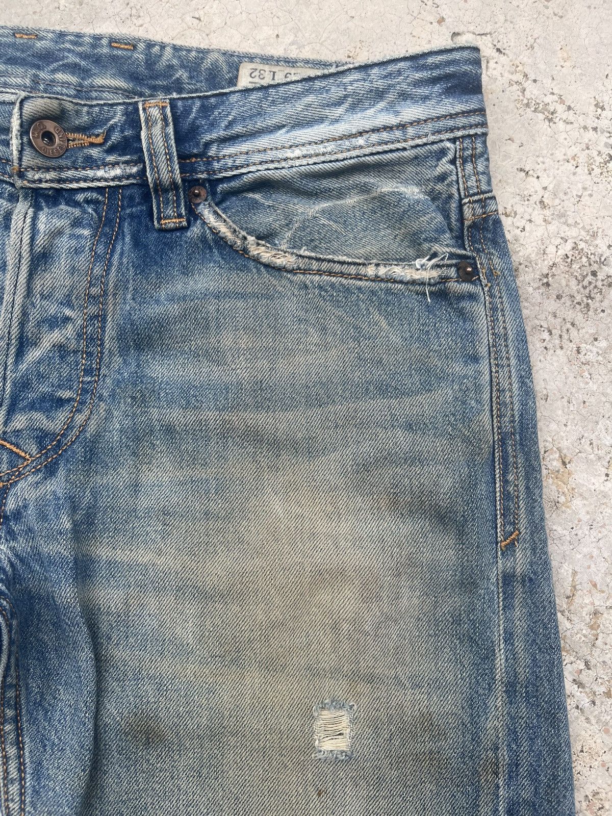 Diesel Diesel Viker Wash 008A2 Distressed Straight Leg Jeans 29x32 Size US 29 - 3 Thumbnail