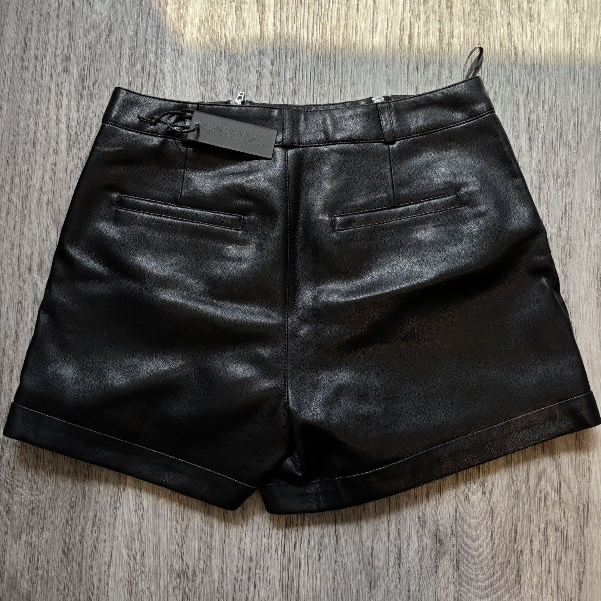 BLANKNYC BLANK NYC Vegan Leather Shorts Zip Detail Black Nwt Size 30 Size 30" / US 8 / IT 44 - 5 Thumbnail