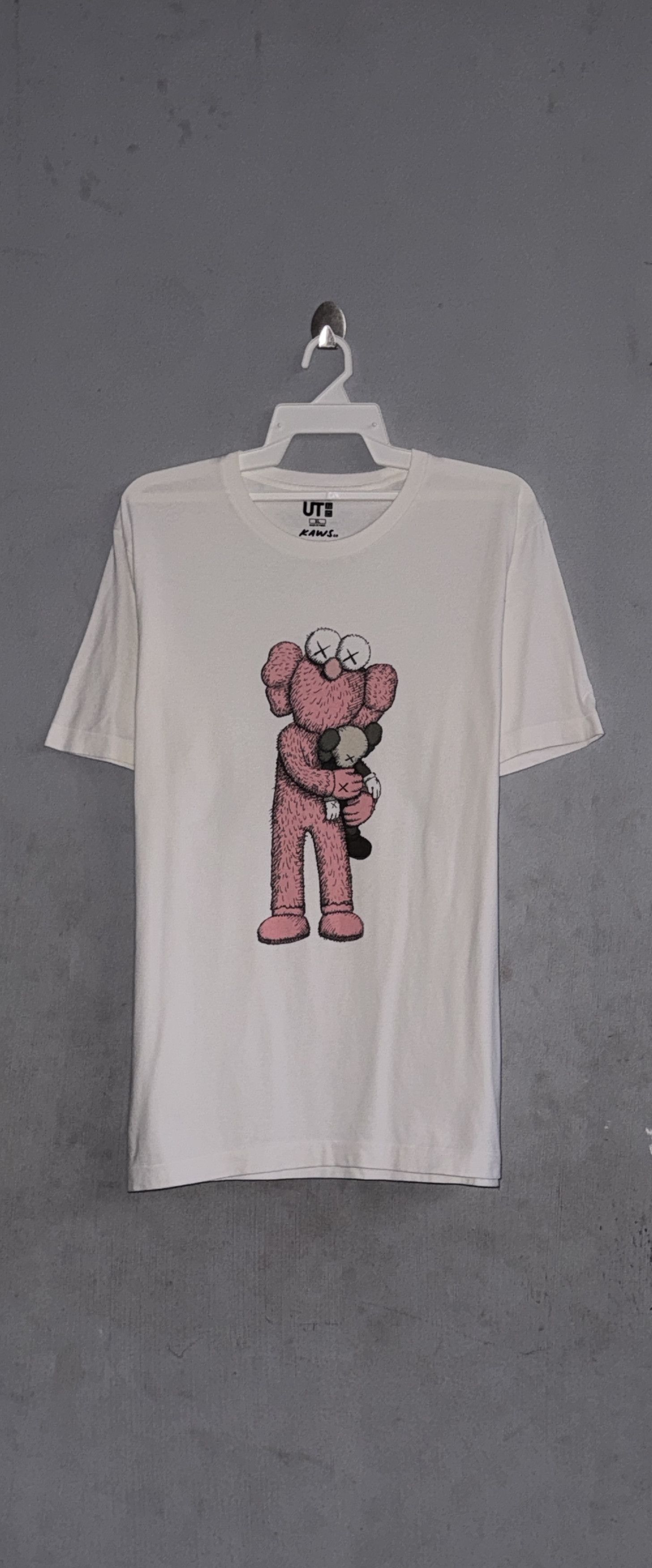 Kaws × Uniqlo Kaws Uniqlo T-Shirt Size US XL / EU 56 / 4 - 1 Thumbnail