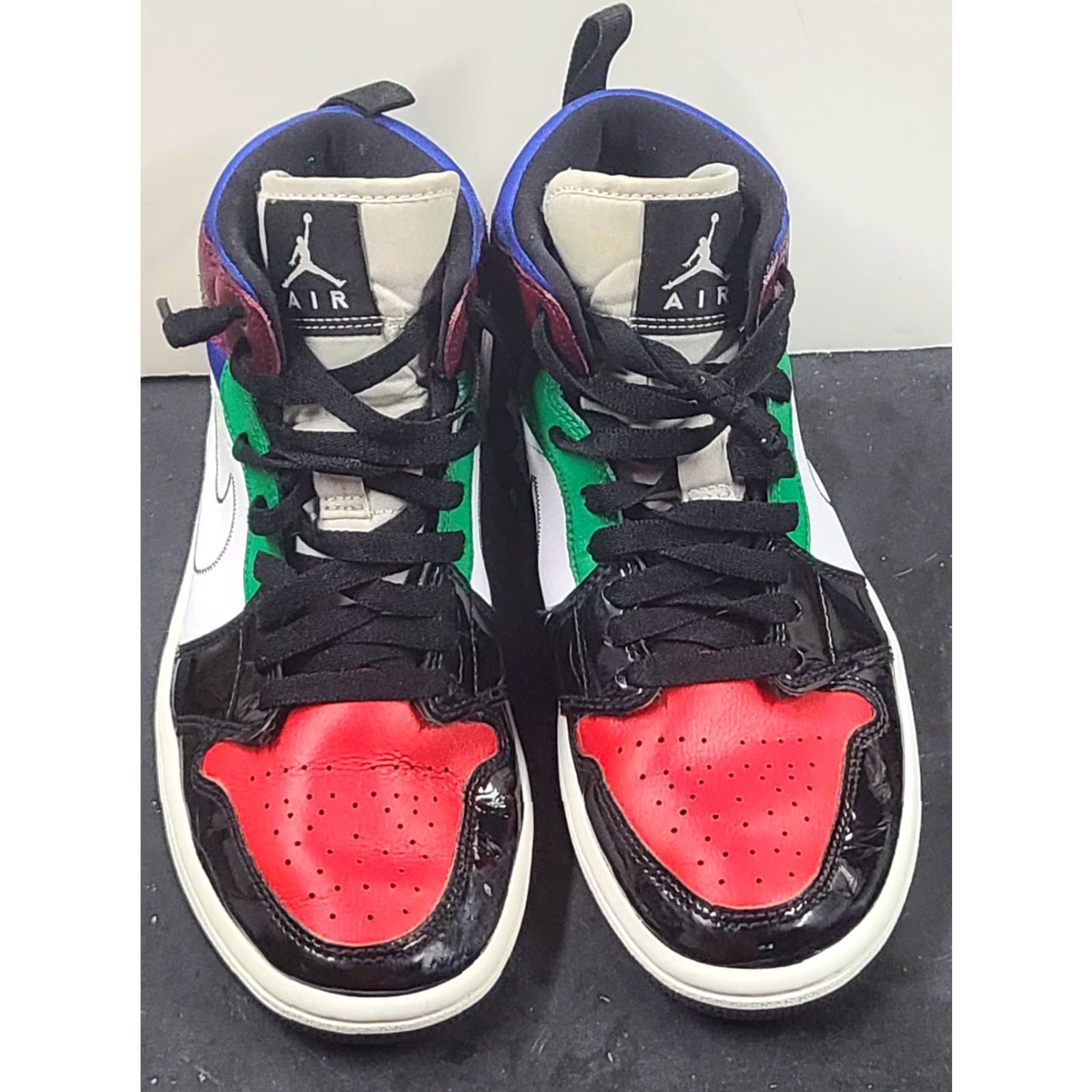 Jordan Brand Nike Air Jordan 1 Mid SE Black White University Red DB5454-001 Women's 7 Shoes Size US 7 / IT 37 - 3 Thumbnail