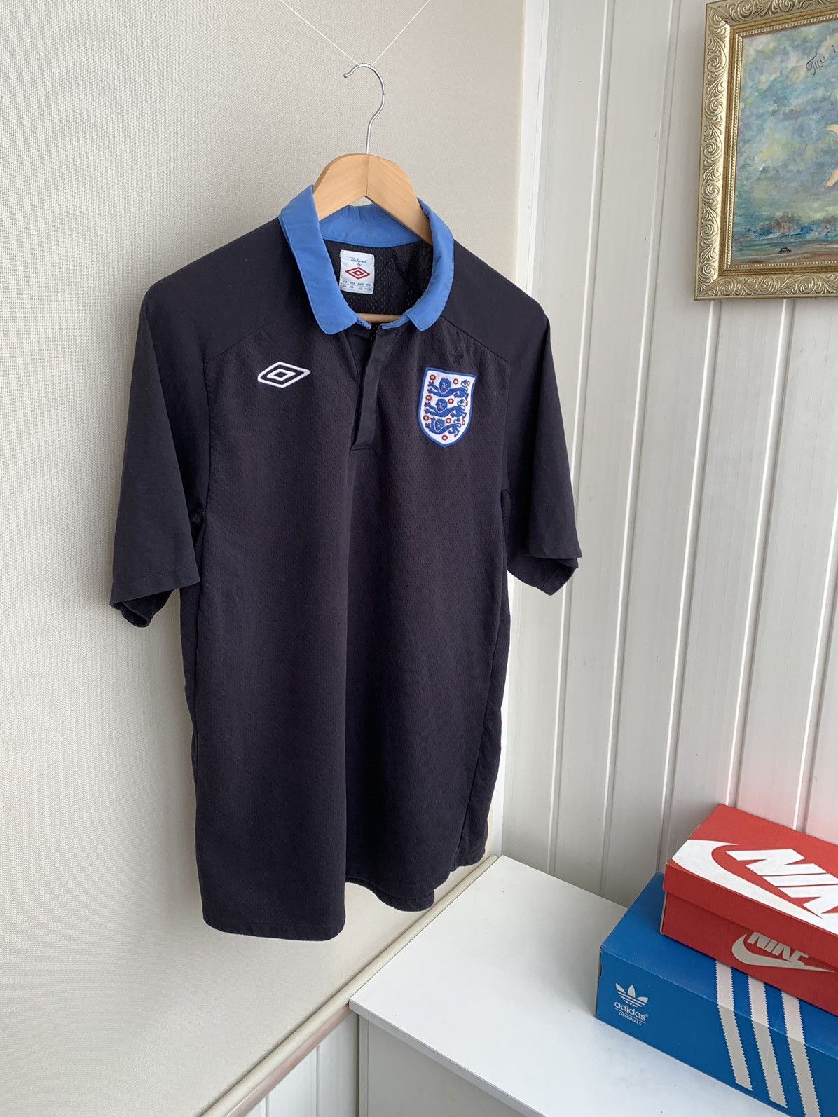 Umbro Umbro ENGLAND 2011-2012 Away Shirt Soccer Jersey Size L Size US L / EU 52-54 / 3 - 1 Thumbnail