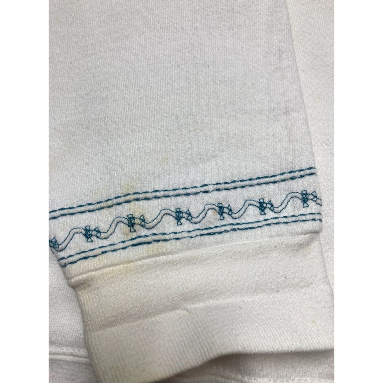 Vintage VINTAGE embroidered sweatshirt Hummingbird bird nature animal 90s XL Sweatshirt Men Embroidered Pullover White 90s Mens XL Size US XL / EU 56 / 4 - 3 Thumbnail