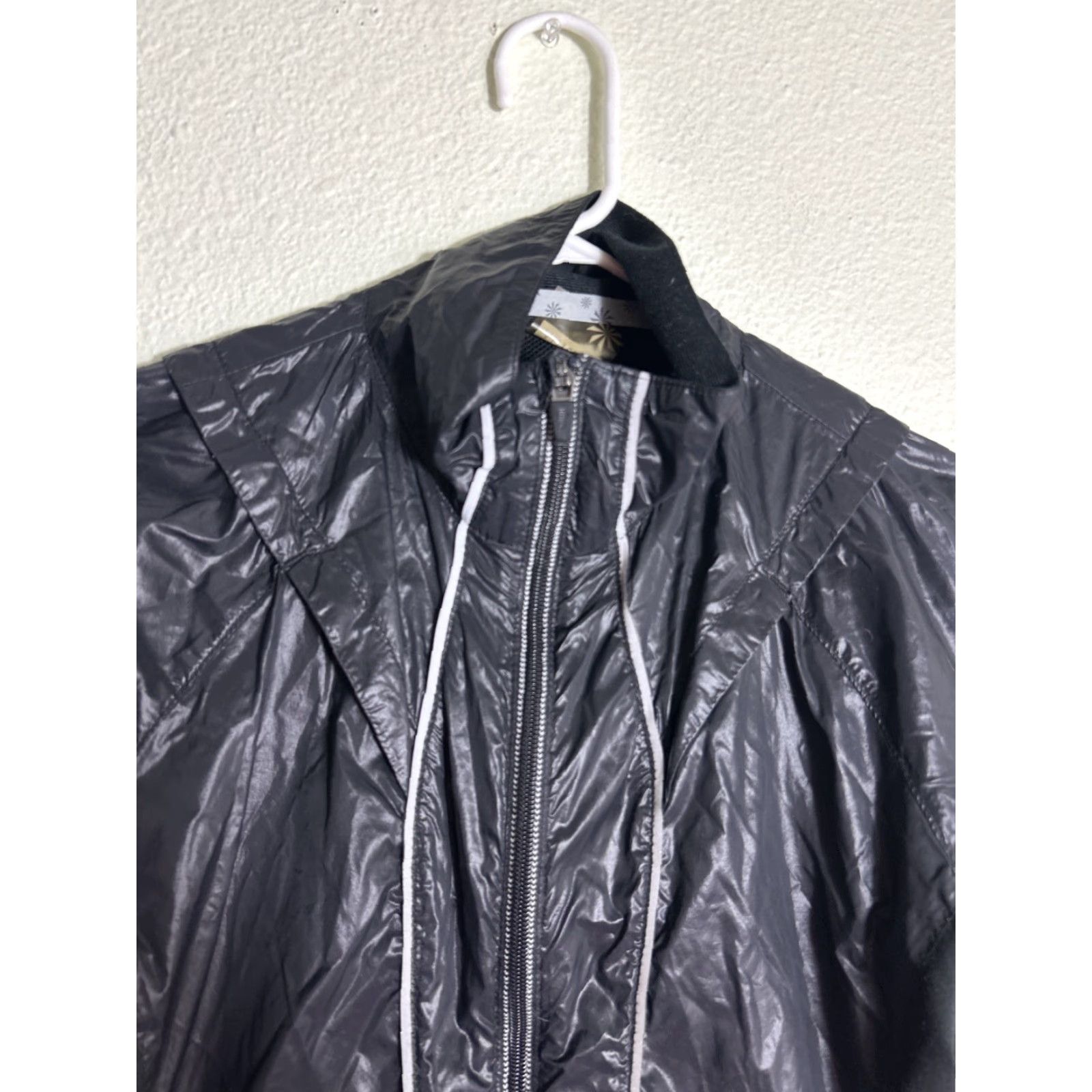 Athleta Athleta Womens Jacket Small Black Full Zip Lightweight Reflective Windbreaker Size S / US 4 / IT 40 - 3 Thumbnail