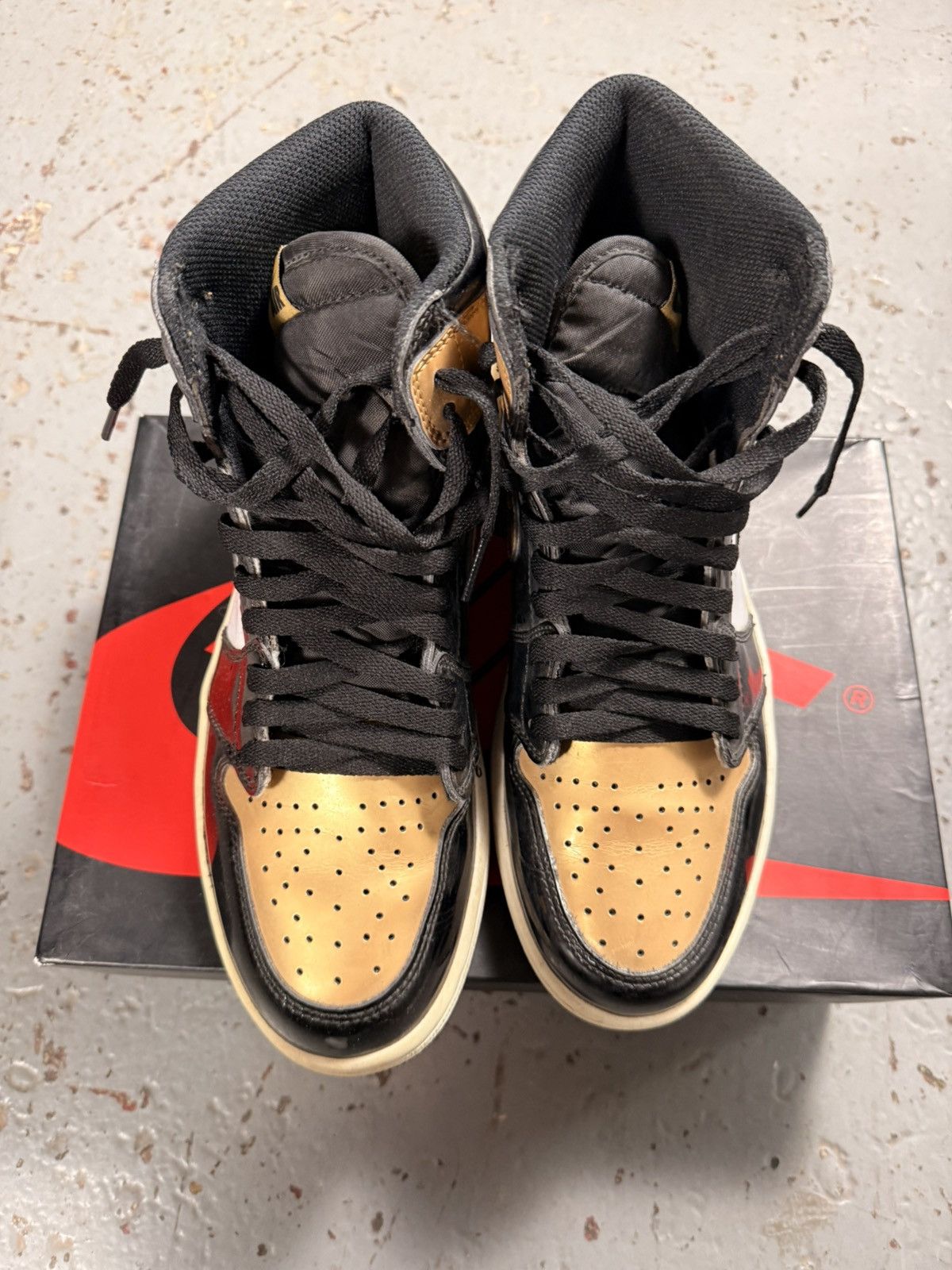 Jordan Brand Used Jordan 1 Gold Toes Size US 9 / EU 42 - 9 Thumbnail