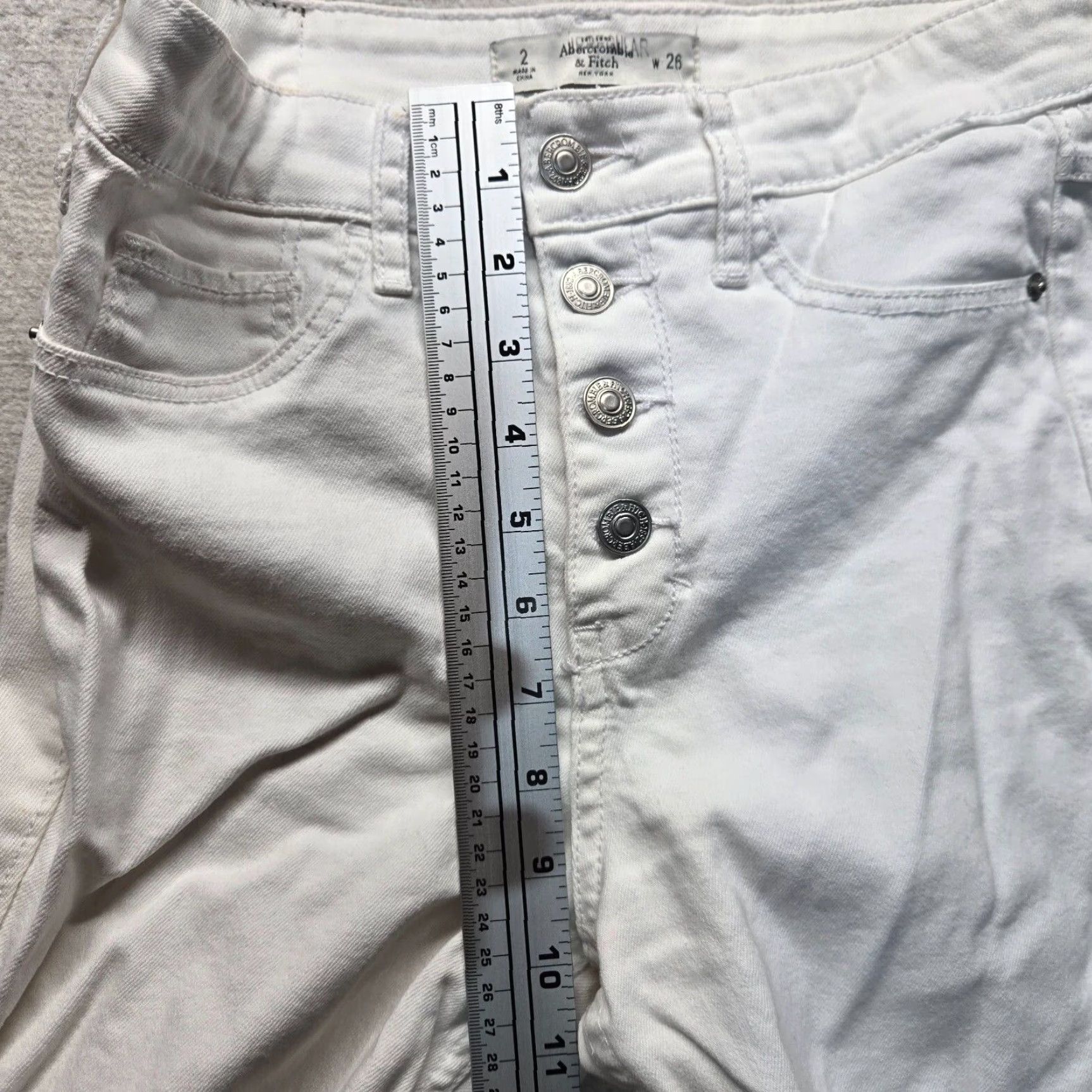 Abercrombie & Fitch Abercrombie & Fitch Solid White Skinny Denim Pants Womens 2 Waist 26 Inseam 30 Button Front Flat Front Ankle 30 Size 26" / US 2 / IT 38 - 5 Thumbnail