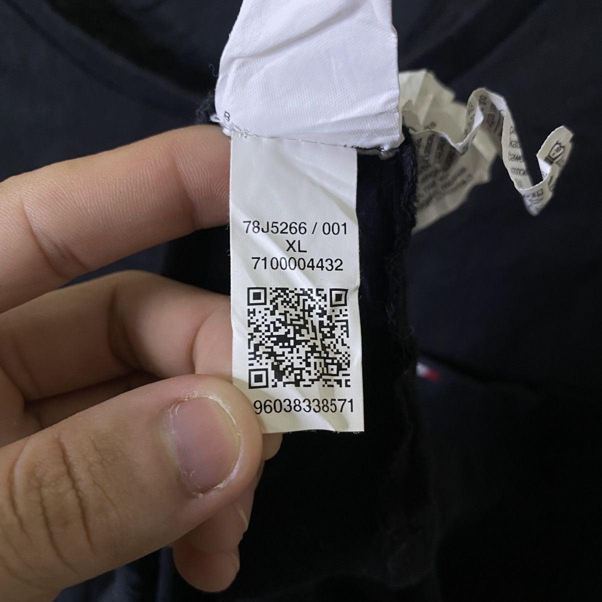 Tommy Hilfiger Tommy Hilfiger Single Pocket Black Blank T Shirt Size US XL / EU 56 / 4 - 5 Thumbnail