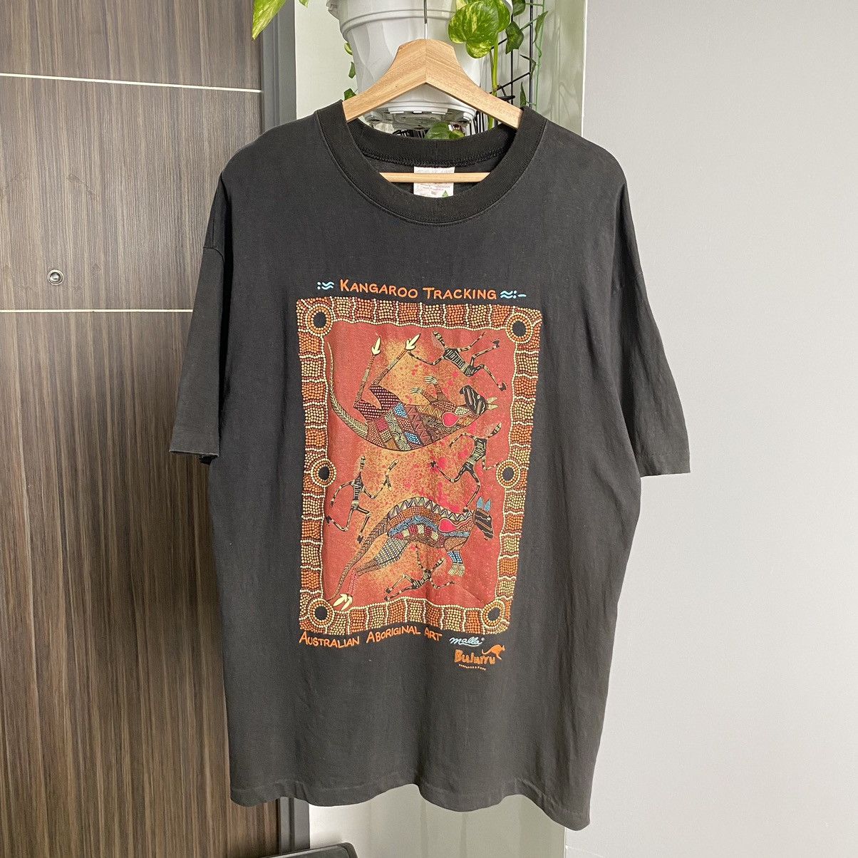 Man Made In Australia Thrashed Faded Vintage 90s Bulurru Kangaroo Australia Art T Size US XXL / EU 58 / 5 - 1 Thumbnail