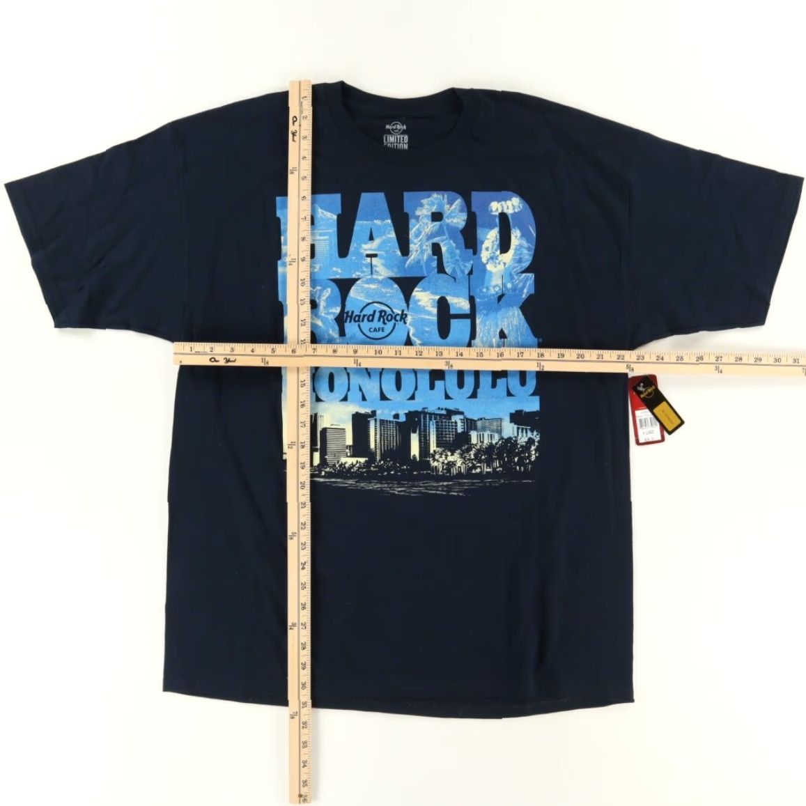 Hard Rock Cafe Hard Rock Cafe Honolulu Solid T-Shirt Navy Men's XL Shirt Crew Neck Short Sleeve Cotton Navy Men XL 90s? 1980s? Size US XL / EU 56 / 4 - 3 Thumbnail