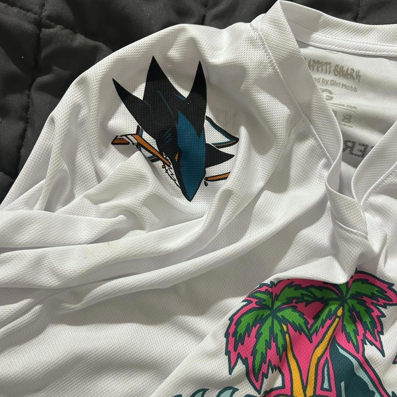 NHL NHL Men's White and Multi Shirt Size US M / EU 48-50 / 2 - 2 Thumbnail