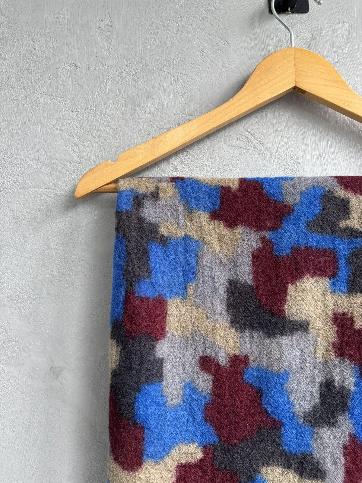 Undercover Undercover AW2012 big camo wool scarf Size ONE SIZE - 7 Thumbnail