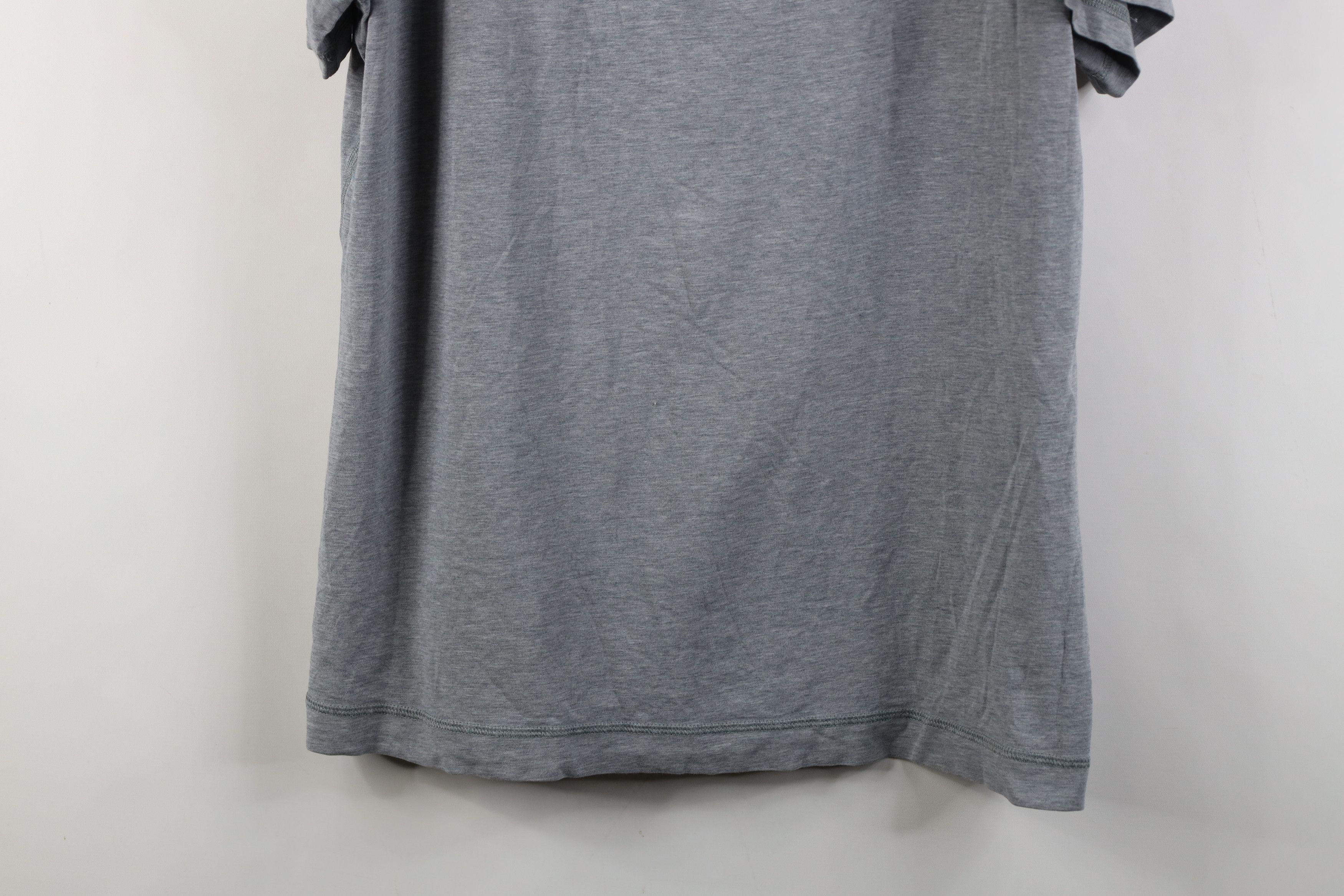 Lululemon Lululemon Running Jogging Yoga V-Neck T-Shirt Heather Gray Size US XL / EU 56 / 4 - 3 Thumbnail