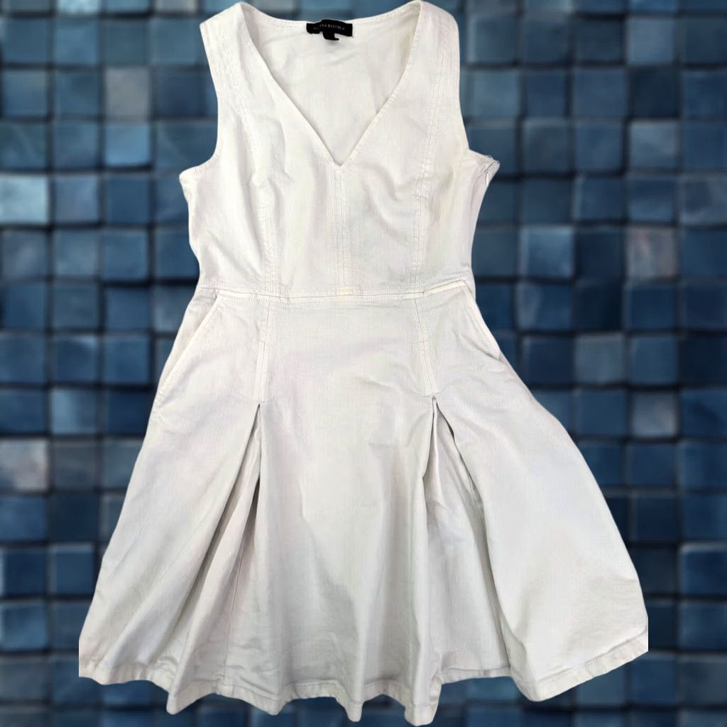 Banana Republic Banana Republic Dress Women 6P White Denim Sleeveless V-Neck Flare (24 W x 30 L) Size M / US 6-8 / IT 42-44 - 1 Thumbnail