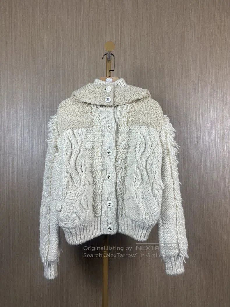 Chanel Chanel Double C Button Cable Knit Coat. Size US M / EU 48-50 / 2 - 1 Thumbnail