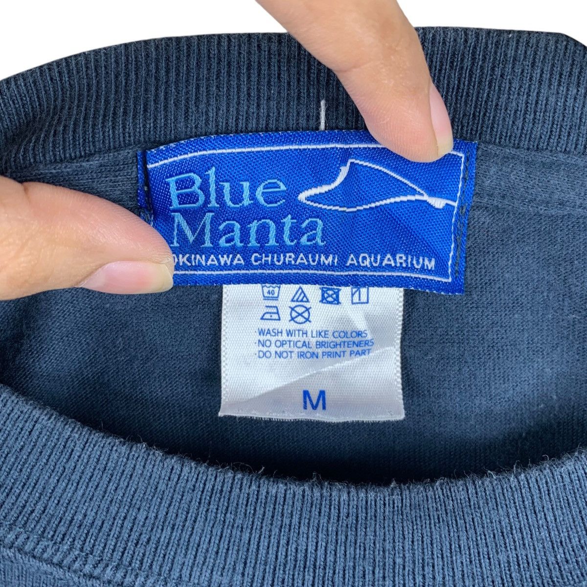 Vintage Vintage BLUE MANTA OKINAWA Churaumi Aquarium Tee Shirt Size US M / EU 48-50 / 2 - 7 Thumbnail