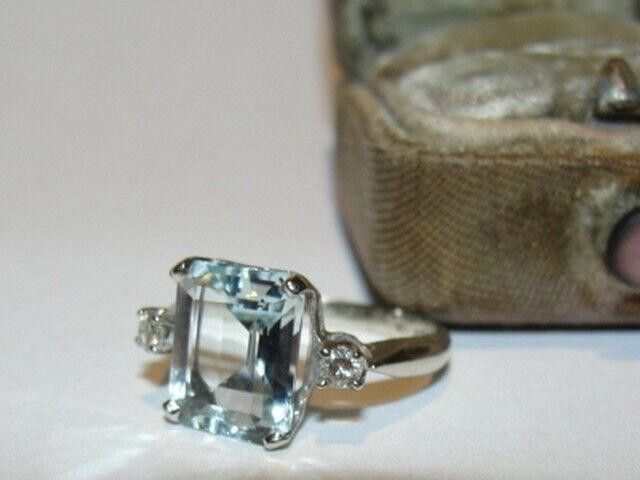 Designer 14kt white Gold Ring with an Emerald Cut Aquamarine&Diamonds Size ONE SIZE - 2 Thumbnail
