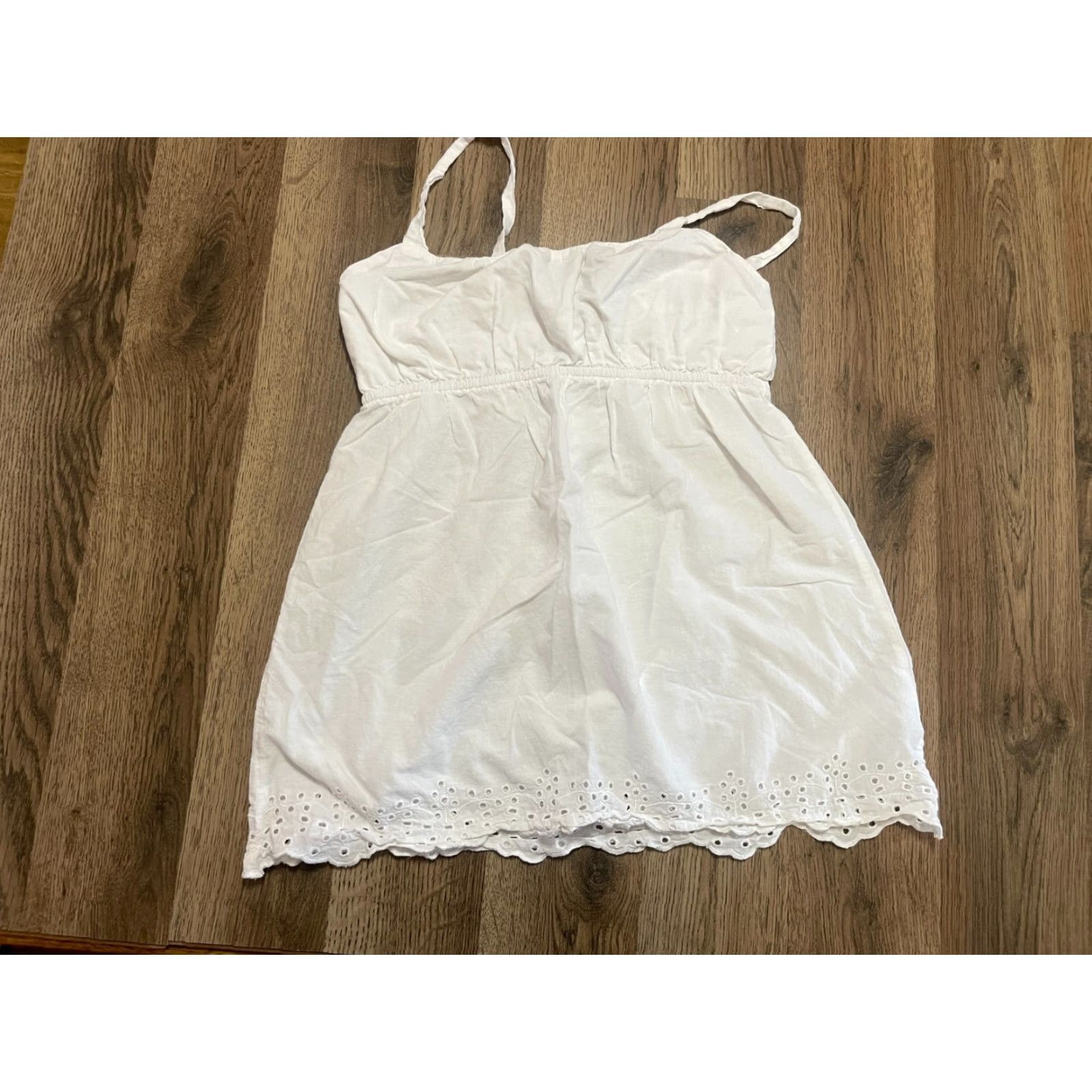 Gap Gap Tank Top Women's XS White Sleeveless Eyelet Hem Tank Shirt Basic Modern Casual Womens XS Size XS / US 0-2 / IT 36-38 - 2 Thumbnail