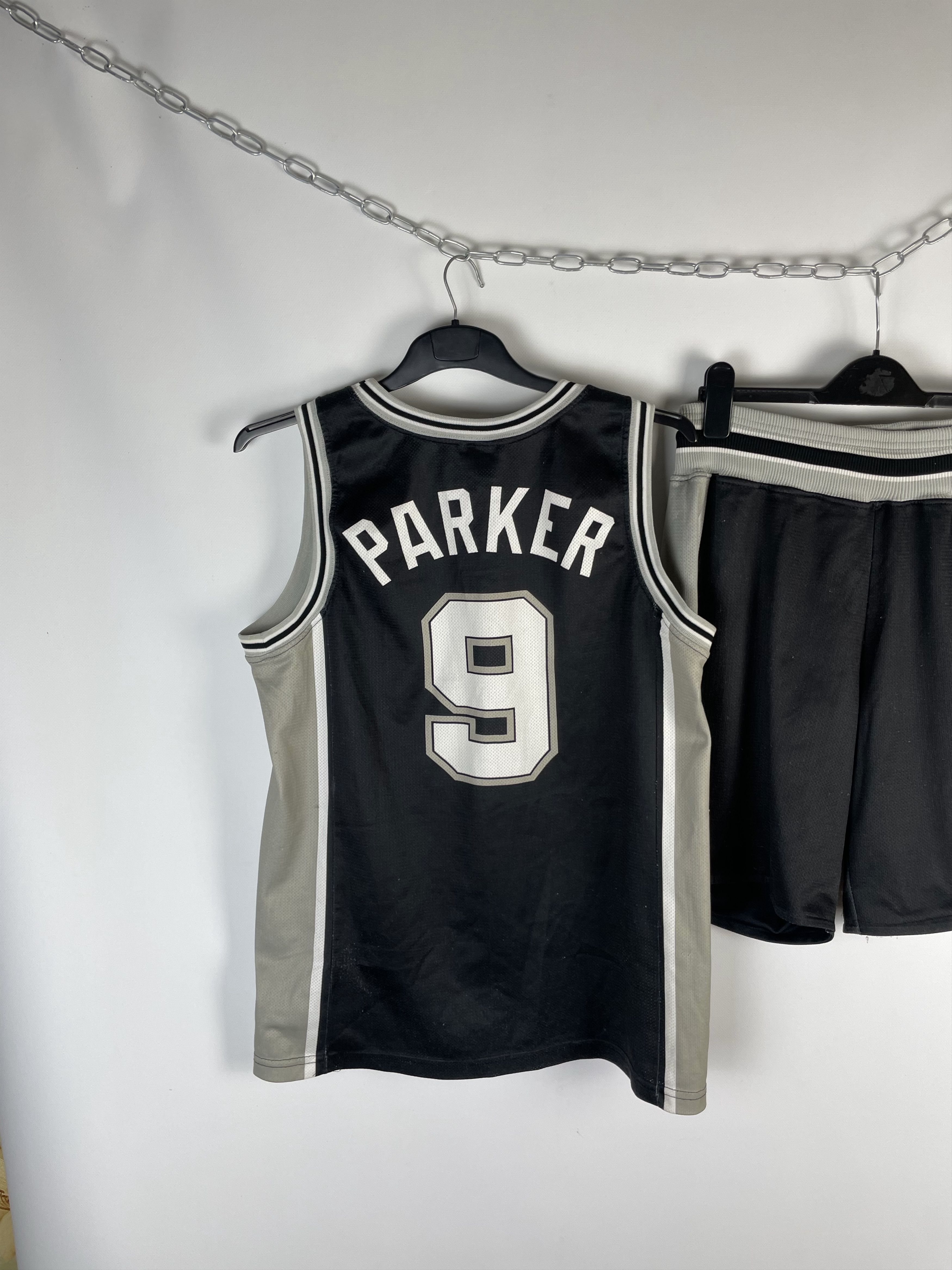 Champion Vintage NBA Spurs 9 Parker Champion Jersey Size US M / EU 48-50 / 2 - 10 Thumbnail