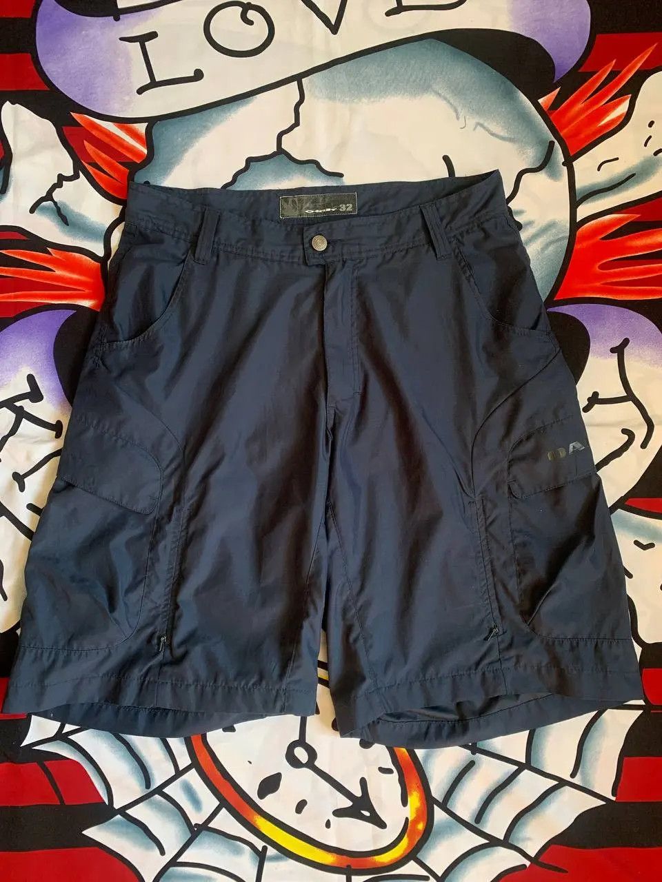 Oakley Vintage Oakley React shorts cargo software in navy Size 32US Size US 32 / EU 48 - 1 Thumbnail