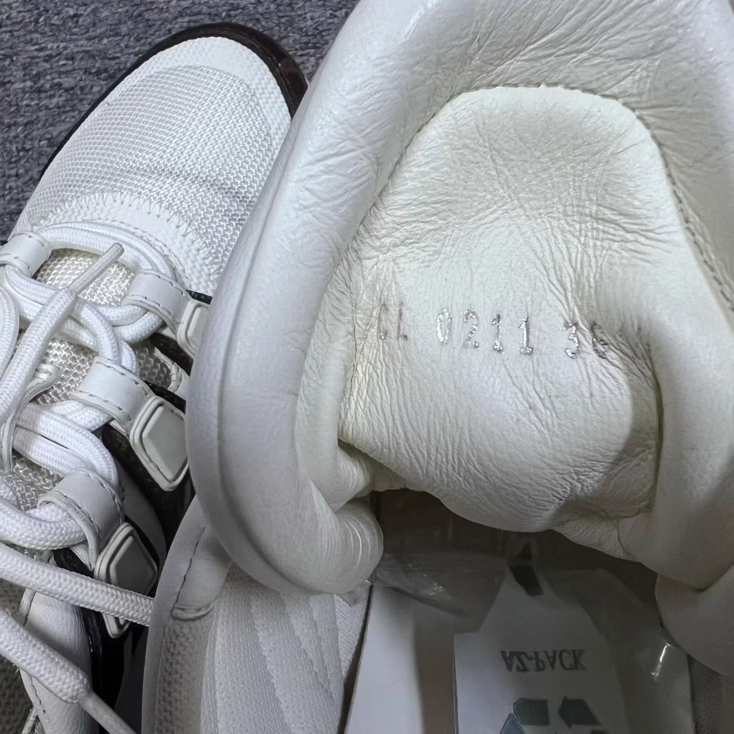 Louis Vuitton LV Classic Monogram White Low Top Sneaker Women's 36.5 Size US 5.5 / IT 35.5 - 5 Thumbnail