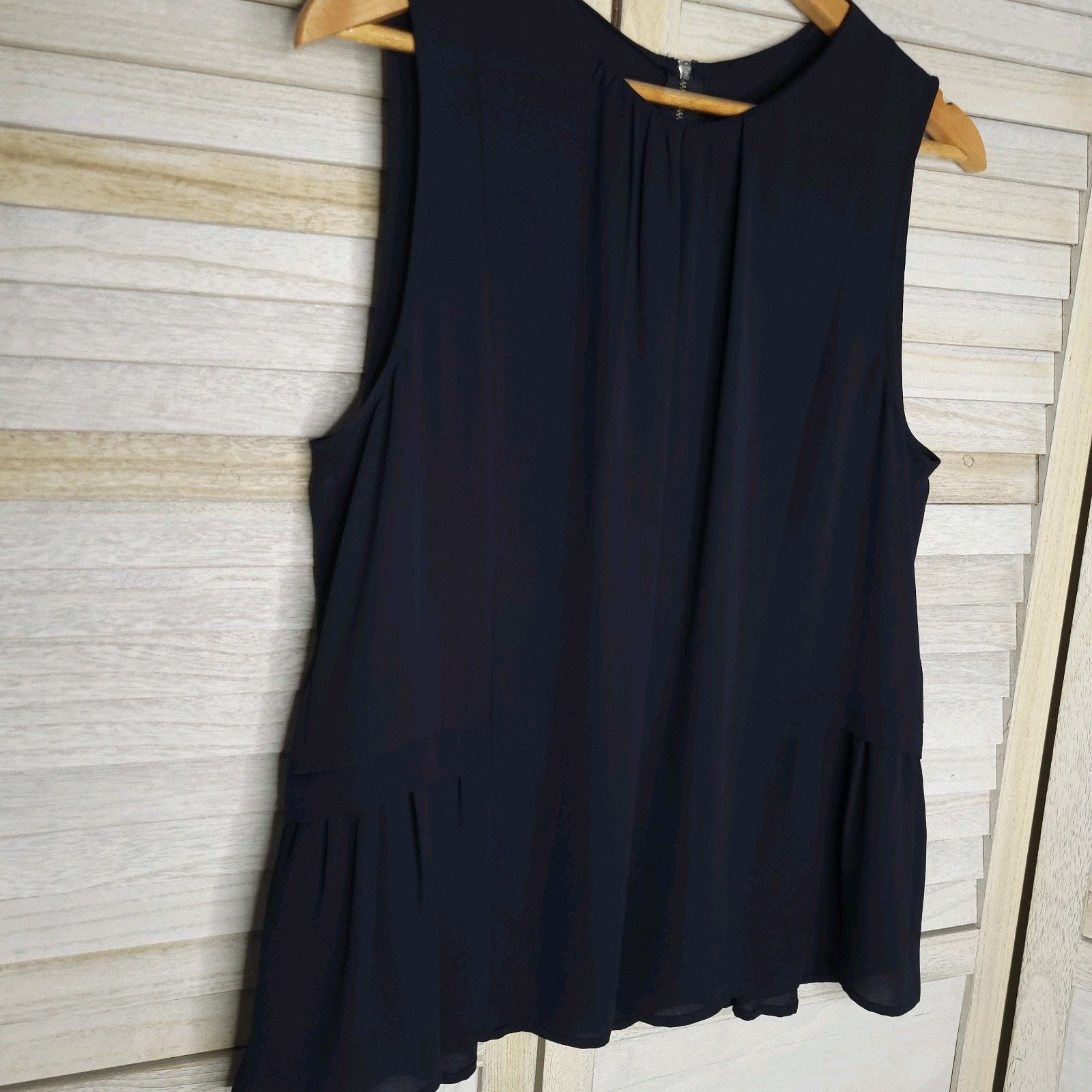 J.Crew J.Crew peplum top sleeveless dark blue zip back womens Size M / US 6-8 / IT 42-44 - 1 Thumbnail