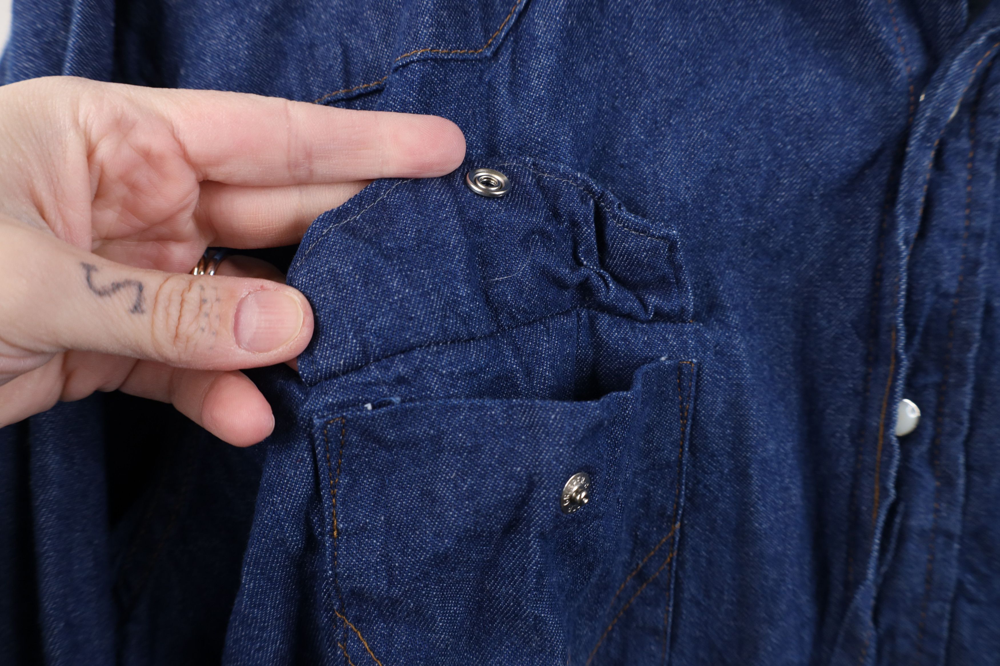 Wrangler Vintage 90s Wrangler Cowboy Denim Snap Button Shirt USA Size US XL / EU 56 / 4 - 5 Thumbnail