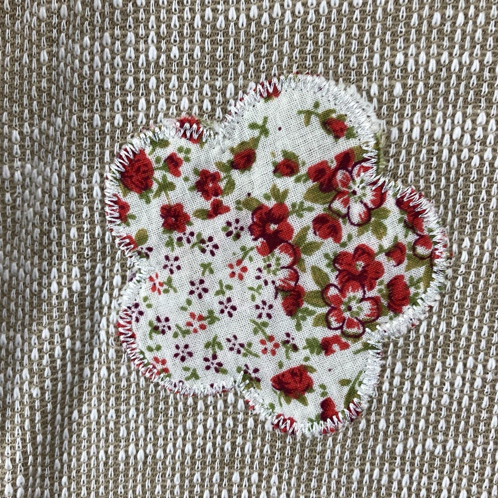 Vintage VINTAGE Women's Casual Knit Top Long Sleeve Medium Embroidered Flowers Hearts Stars Beige Cotton T-Shirt Bohemian Arts Size M / US 6-8 / IT 42-44 - 6 Thumbnail