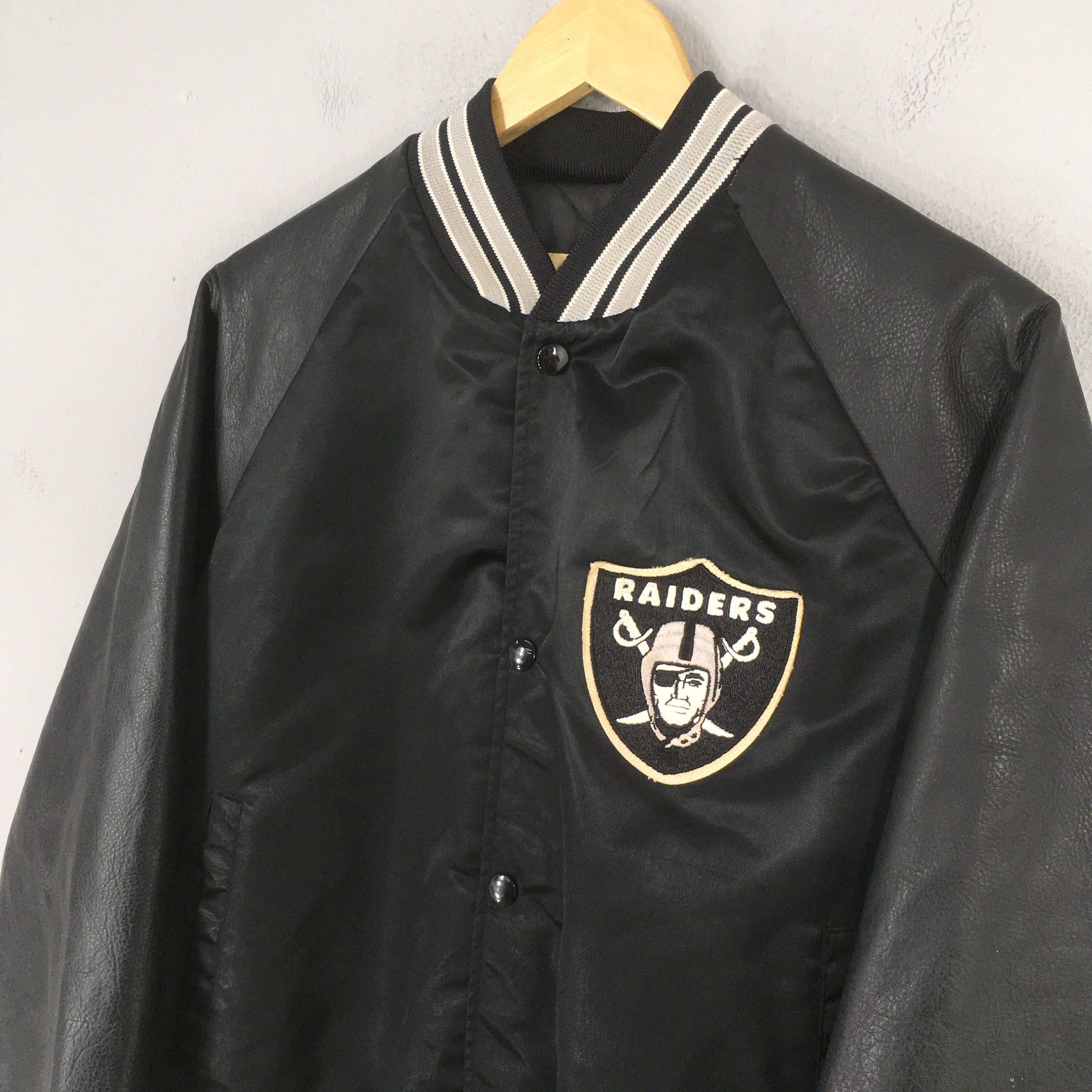 MLB Vintage Oakland Raiders NFL Bomber Satin Jacket M Size US M / EU 48-50 / 2 - 3 Thumbnail