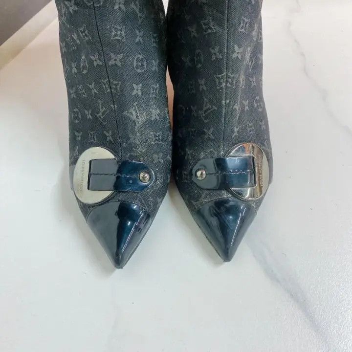 Louis Vuitton Louis Vuitton Black Classic High Heels for Women -2508 Size US 7 / IT 37 - 6 Thumbnail
