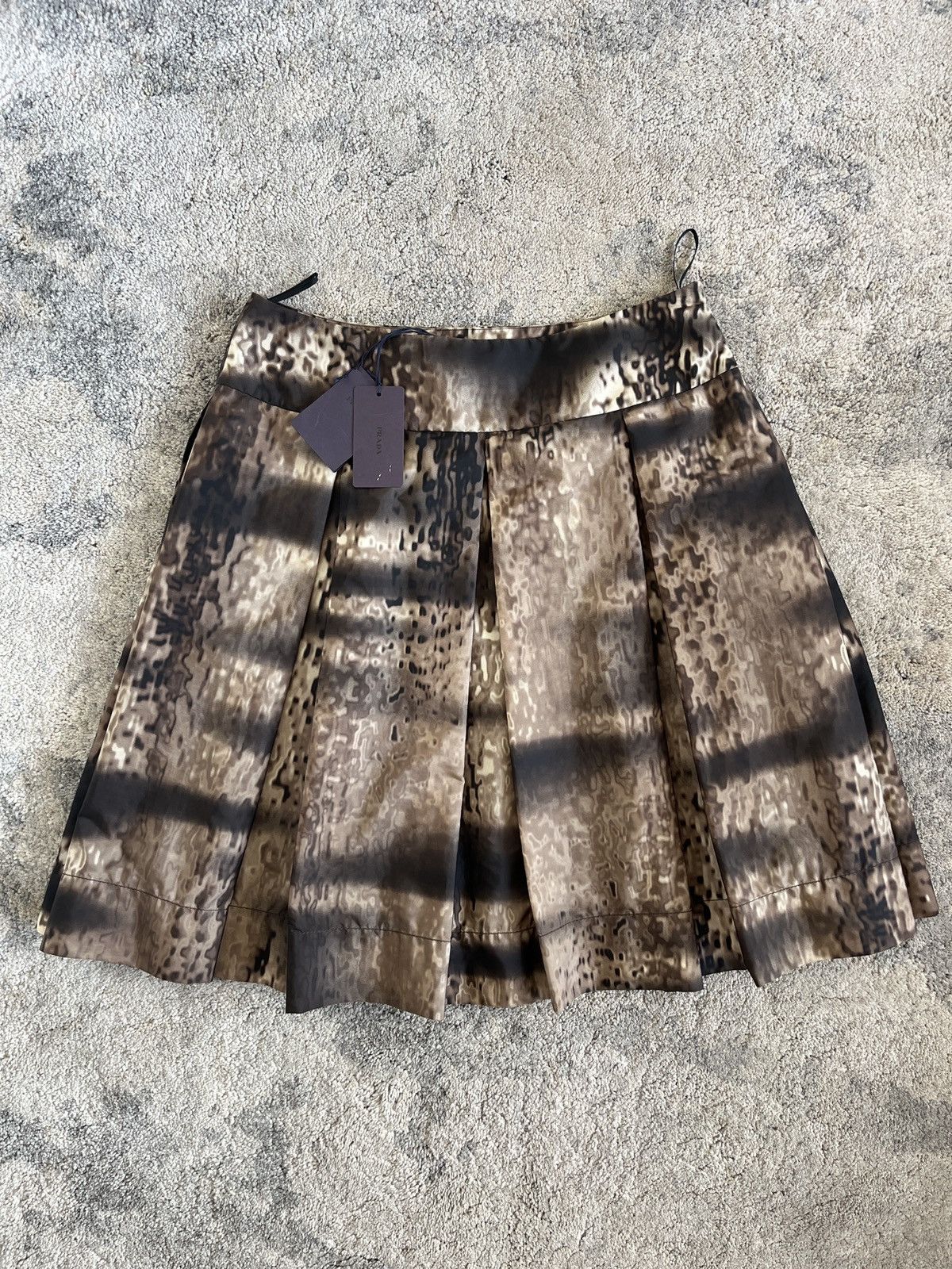 Prada F/W2004 print skirt