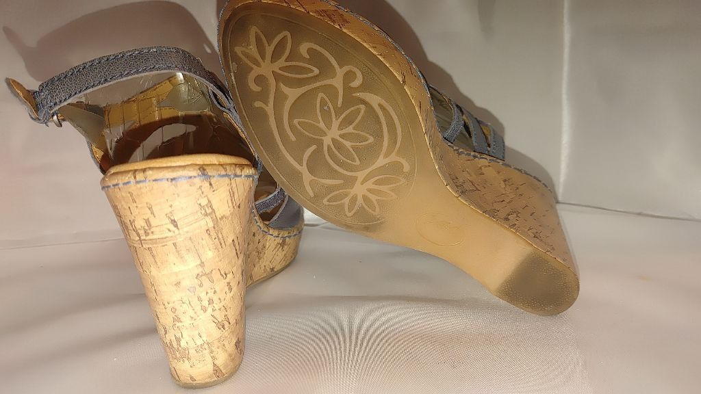 Born BOC Born Jalina Cork Wedge Sandals Size 9M Size US 9 / IT 39 - 8 Thumbnail
