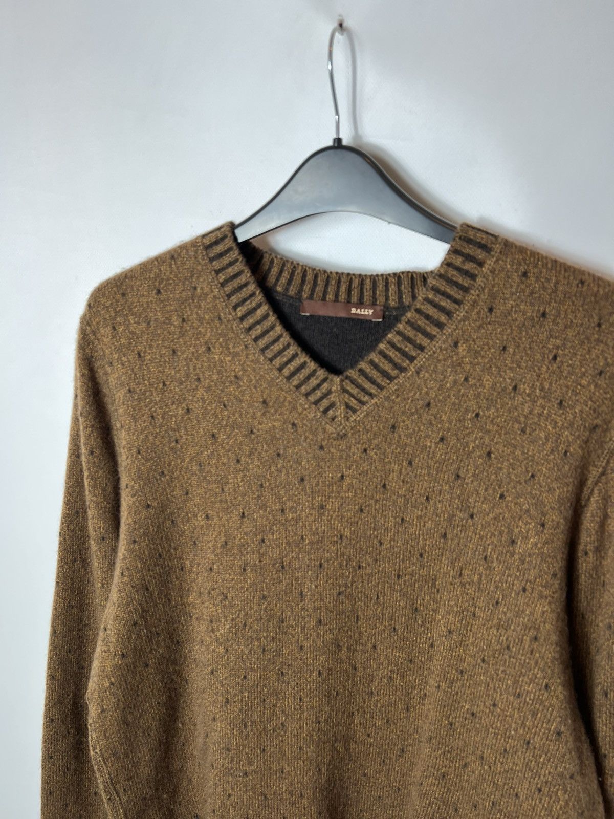 Bally Vintage luxury Bally Merino Wool Cashmere V Neck Sweater Size US M / EU 48-50 / 2 - 2 Thumbnail