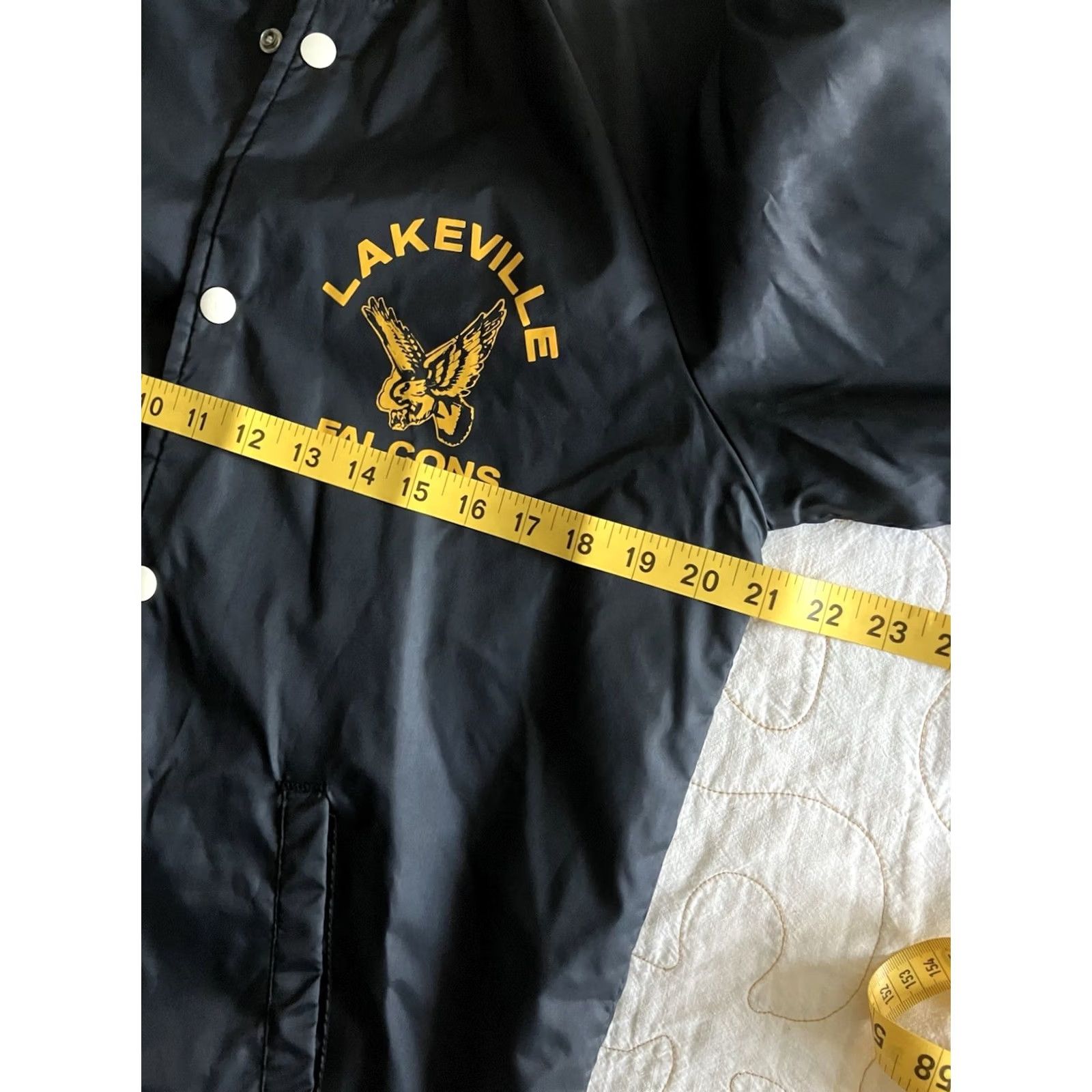 Vintage VINTAGE Bomber Satin Jacket Lakeville Falcons MI Men’s Size Small 90s 80s Blue Satin Jacket Men’s Small Vintage 90s Theme/Year Fans Mens Size US S / EU 44-46 / 1 - 3 Thumbnail