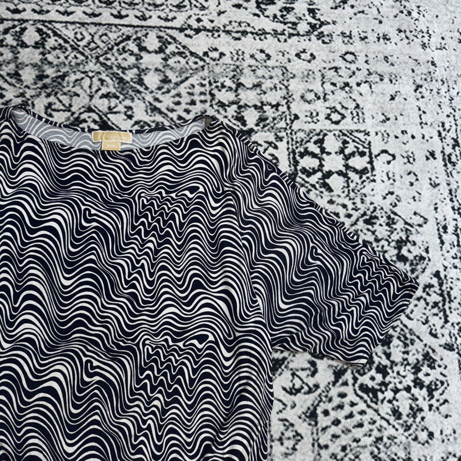 Michael Kors × Vintage Vintage 90s Michael Kors Black White Rayon Blouse Top Size M Size US M / EU 48-50 / 2 - 4 Thumbnail