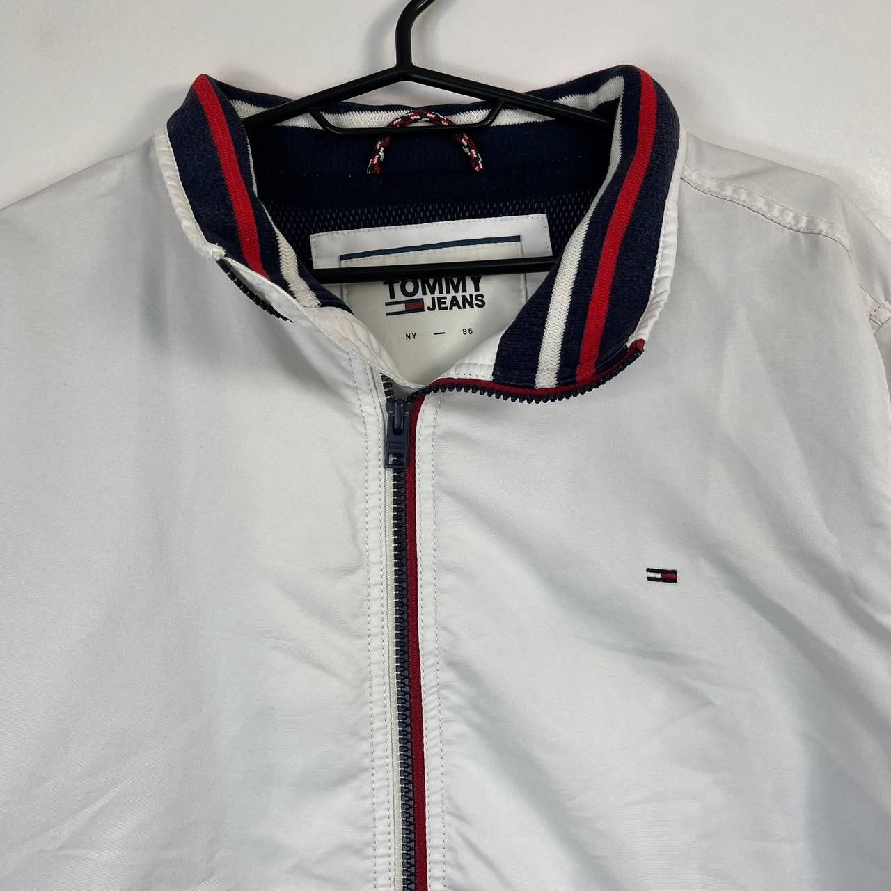 Tommy Jeans Tommy Jeans Bomber Jacket White Lightweight Windbreaker L Size US L / EU 52-54 / 3 - 2 Thumbnail