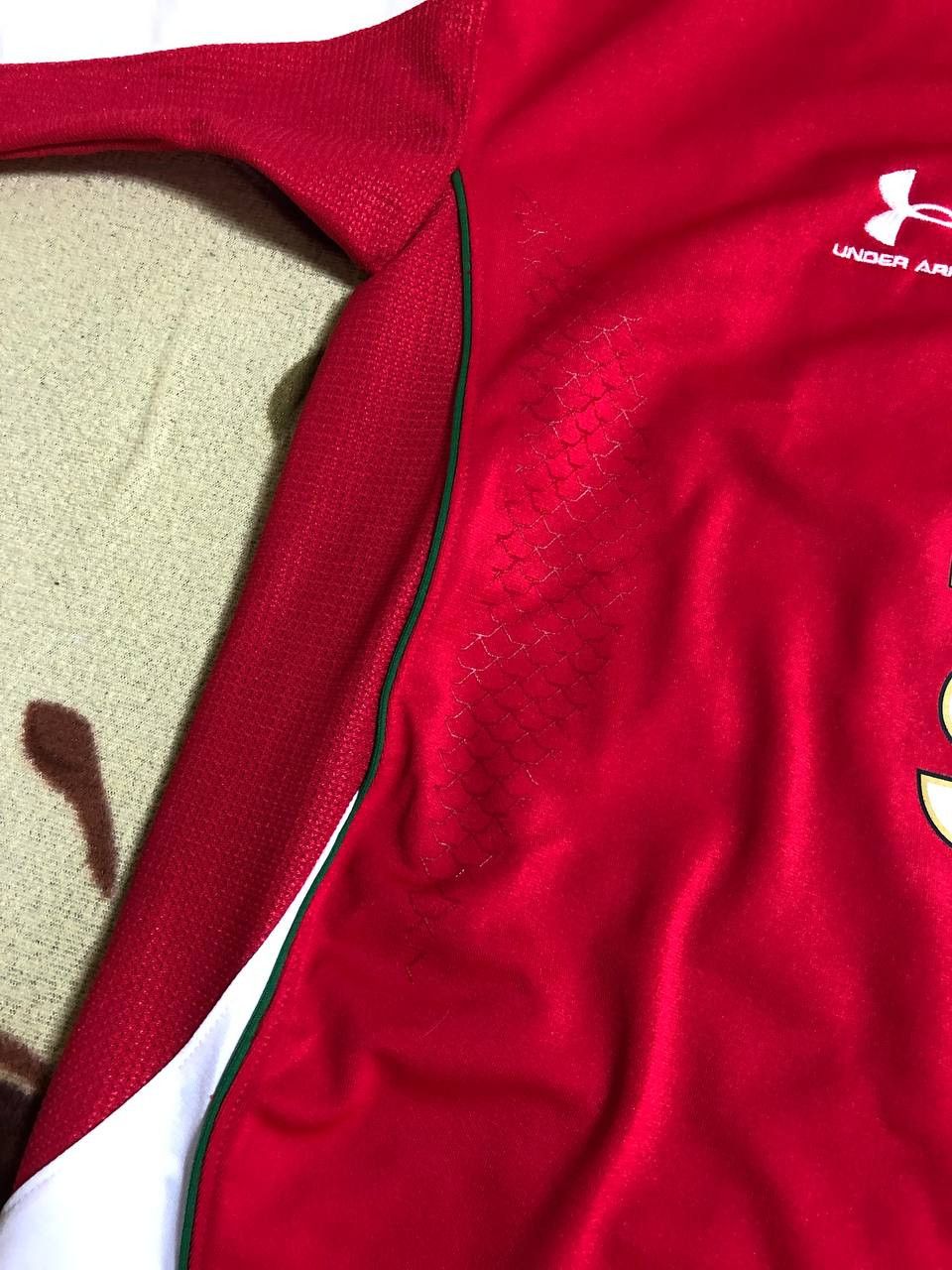 Under Armour Wales Rugby Union 2008/2009 Jersey Under Armour Camiseta Red Size US L / EU 52-54 / 3 - 3 Thumbnail