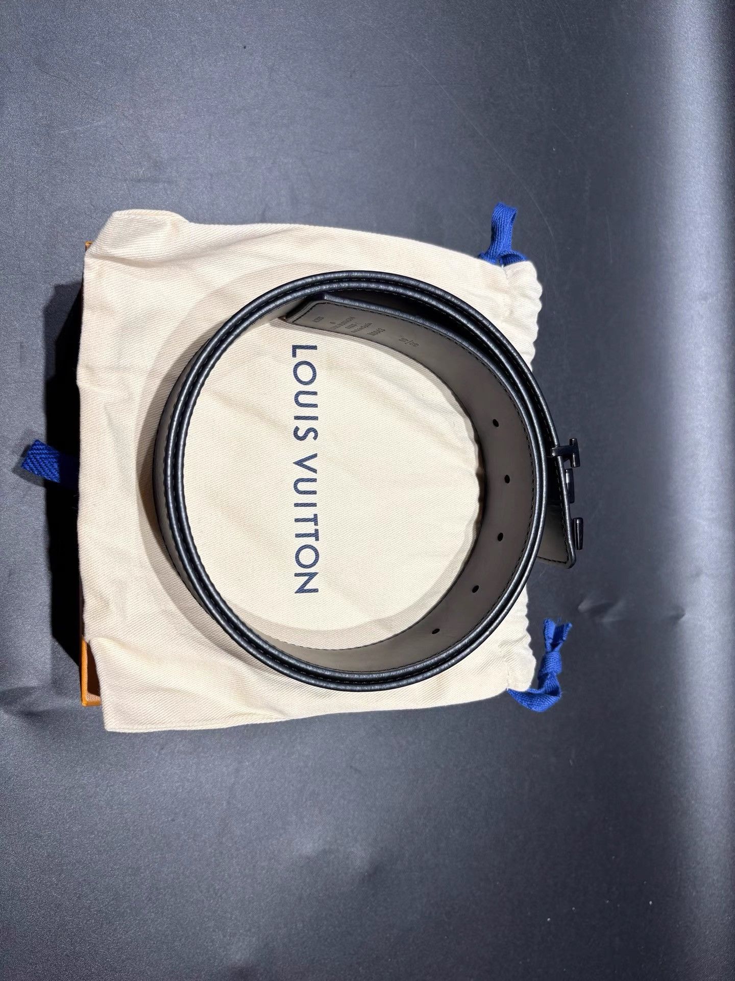 Louis Vuitton Louis Vuitton Initiales Reversible Grey Silver Belt K36 Size ONE SIZE - 3 Thumbnail