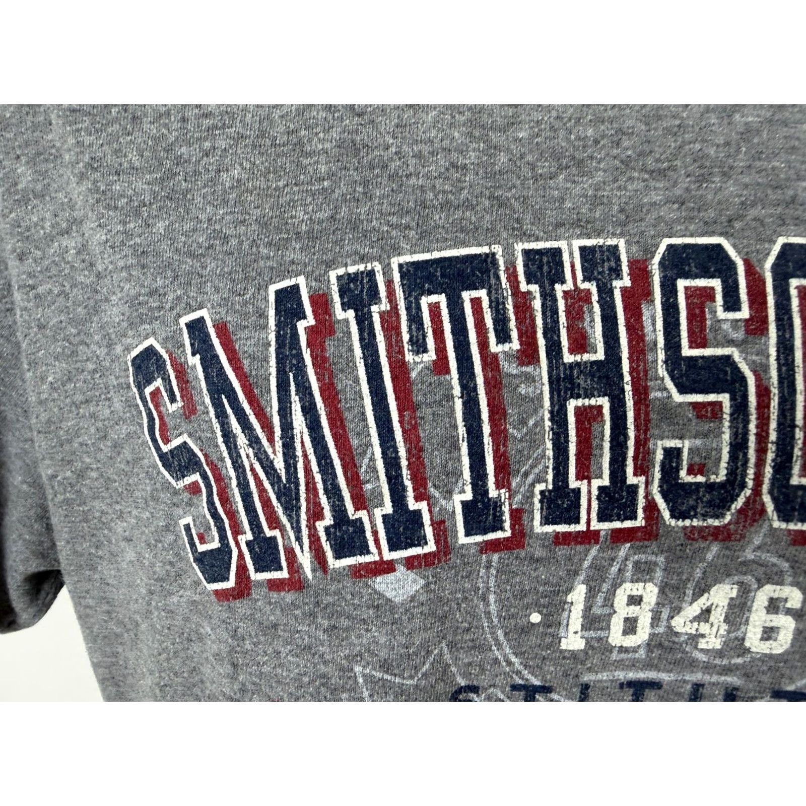 Etro Smithsonian Shirt Adult Large Gray Logo 1846 Retro T-Shirt Men’s Regular Fit Knit Cotton Polyester Short Sleeve Crew Neck 2000s Museum Washington DC Size US L / EU 52-54 / 3 - 5 Thumbnail
