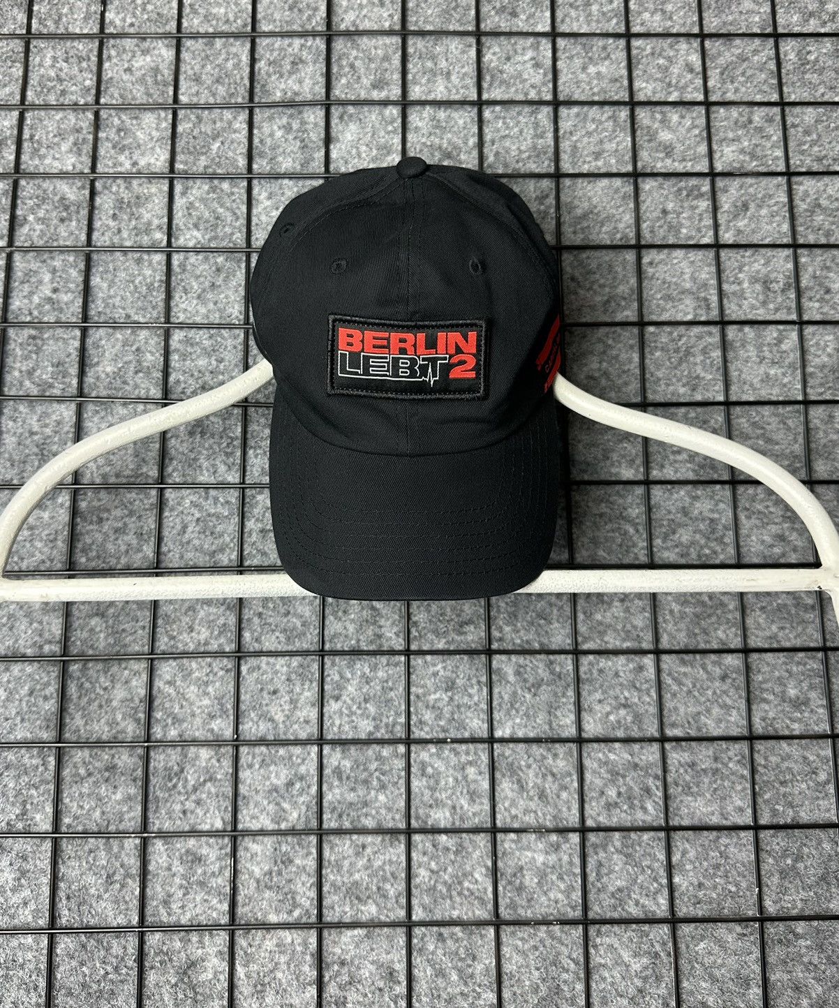 Band Tees Capital Bra x Samra Berlin Lebt 2 Rap Album Logo Cap Size OS Size ONE SIZE - 1 Thumbnail