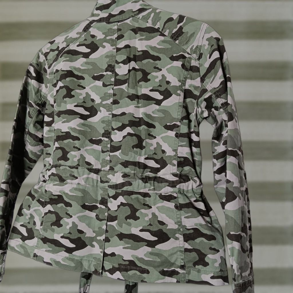 Banana Republic Banana Republic Jacket Camouflage XS Tie Waist Utility Cotton Blend Green Ladies Regular Short Sleeve Zip Snap Pockets Size XS / US 0-2 / IT 36-38 - 1 Thumbnail