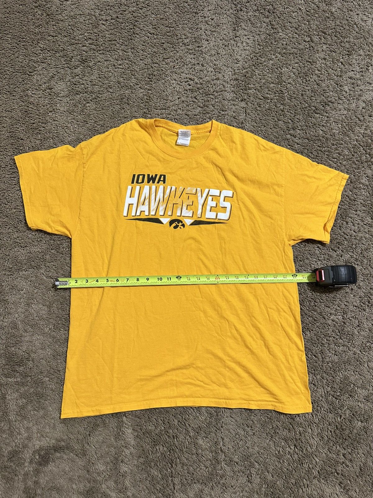 NCAA Vintage NCAA Iowa Hawkeyes “Caitlin Clark” shirt 90s size Xl Size US XL / EU 56 / 4 - 4 Thumbnail