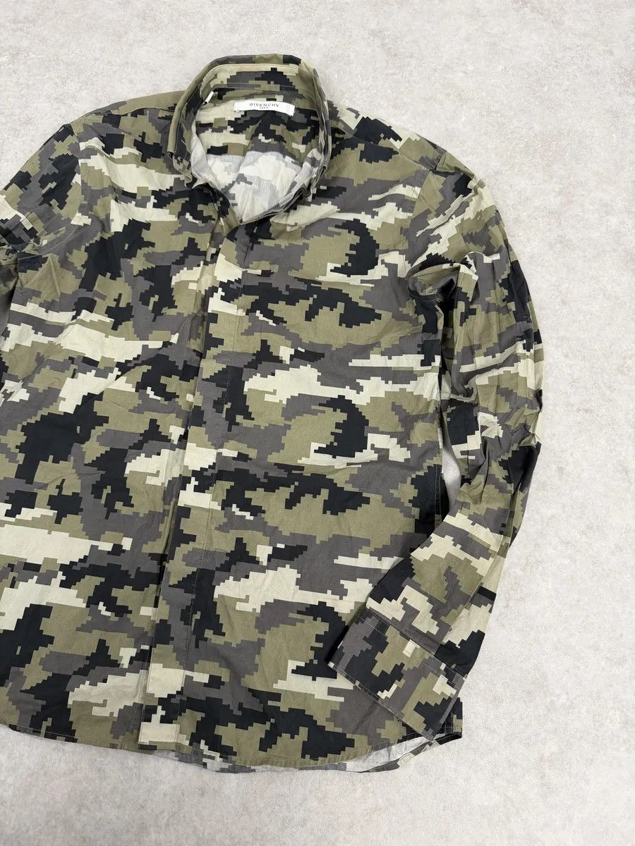 Givenchy AW2015 Givenchy Camo Green Shirt by Riccardo Tisci Size US S / EU 44-46 / 1 - 7 Thumbnail